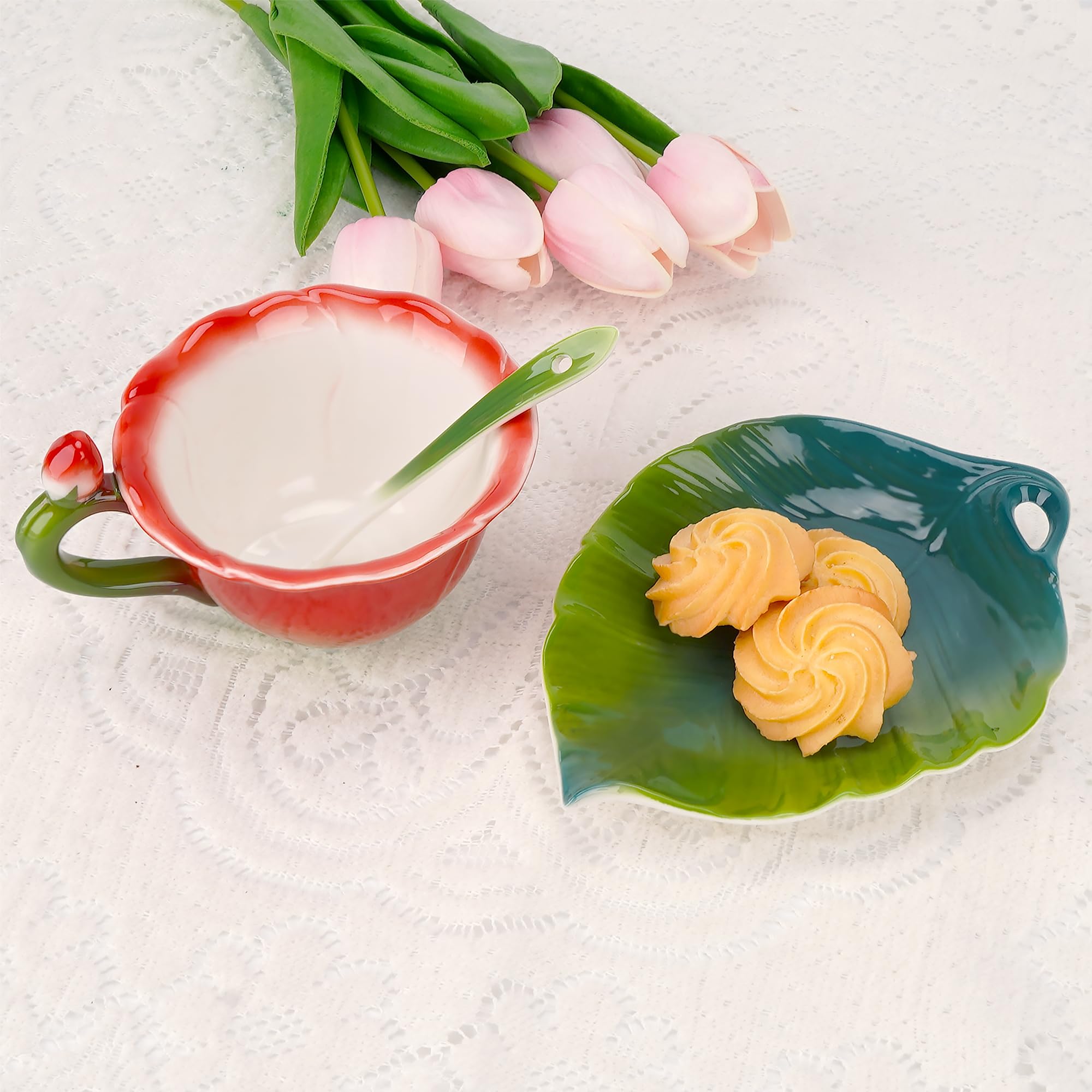 Juego de taza de té y platillo floral de rosa roja para mujer, taza de té de porcelana esmaltada de 5.6 onzas con cuchara