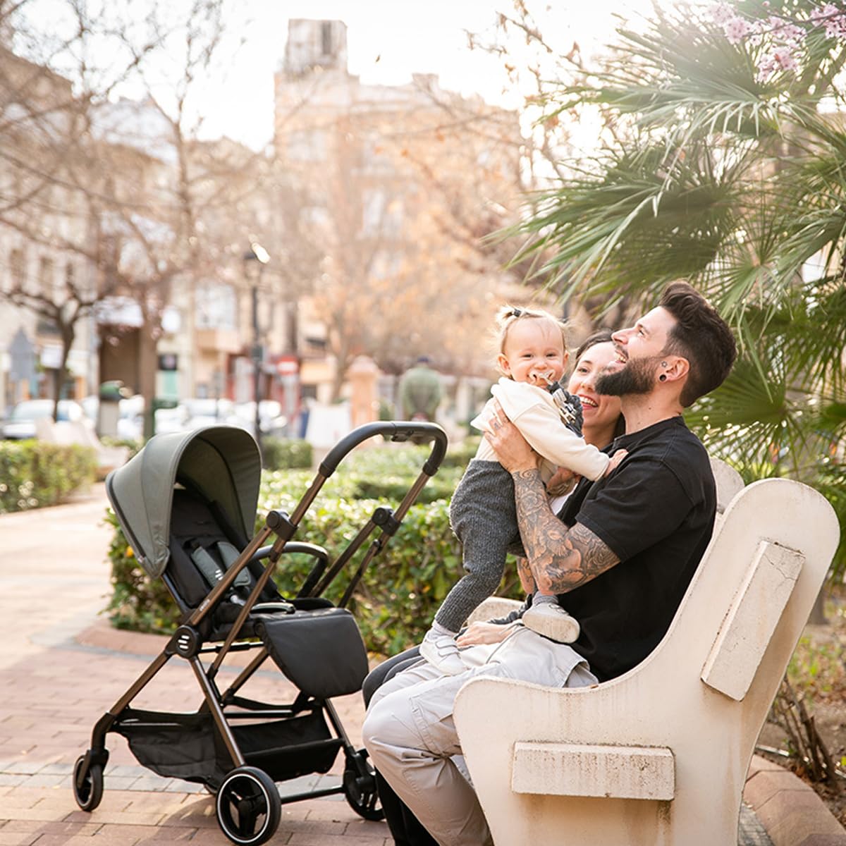 Olmitos - Silla de Paseo Eolia de Niu – Ligera, Reclinable, con Capota Extensible, Asiento Reversible y Plegado con una Sola Mano (Land)