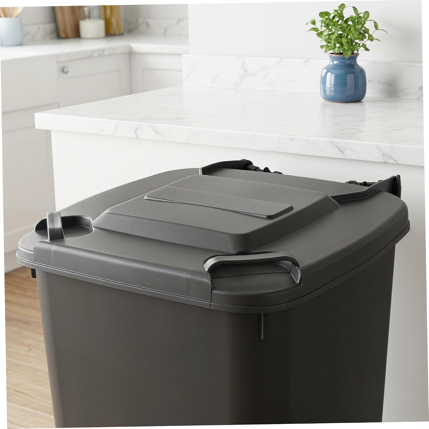 Angoily 2pcs Plastic Trash Can Lids Replacement Covers for Standard Household Garbage Bins and Easy to Clean