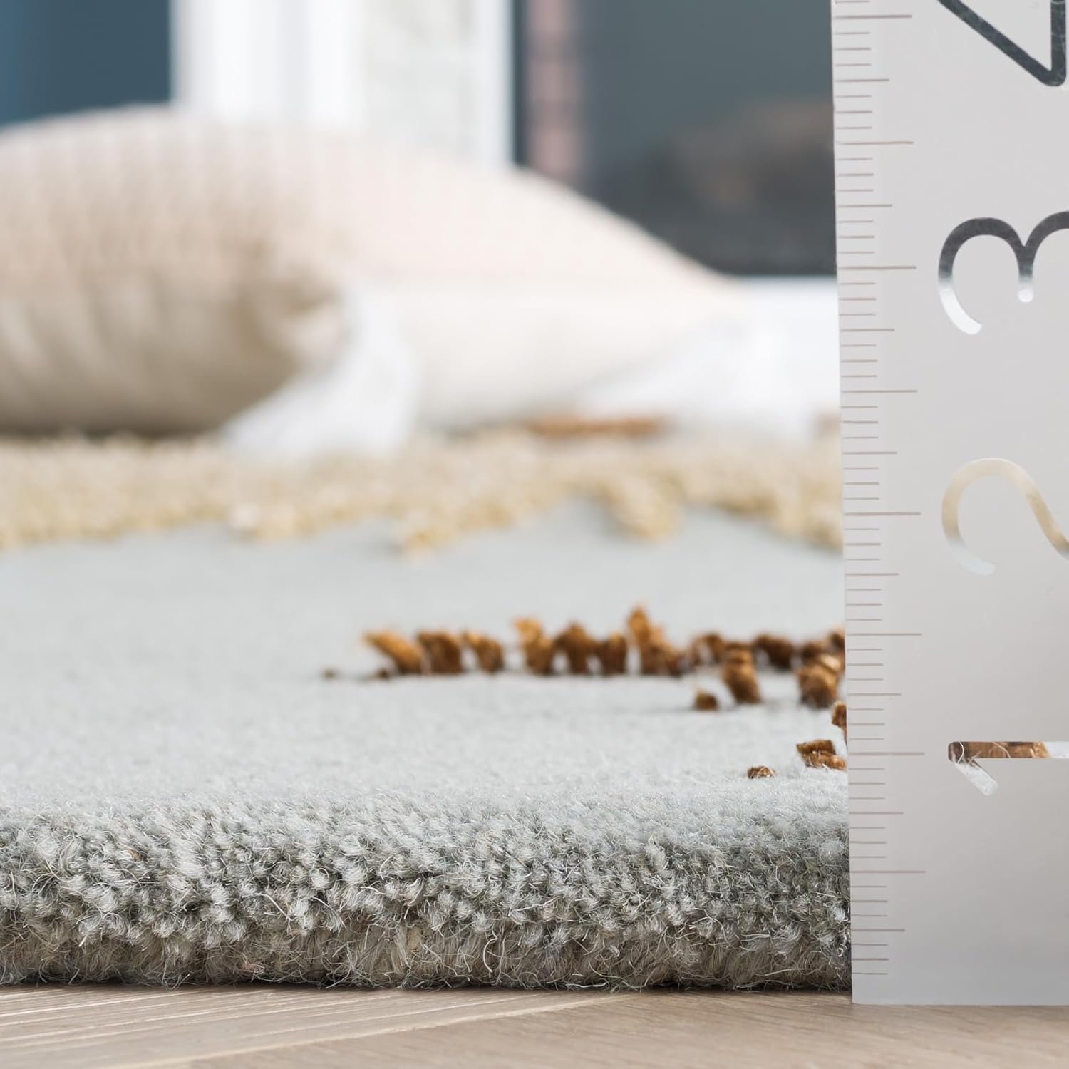 SAFAVIEH Soho Collection Area Rug - 8' x 10', Light Blue & Multi, Handmade Starburst Wool & Viscose, Ideal for High Traffic Areas in Living Room, Bedroom (SOH712C)