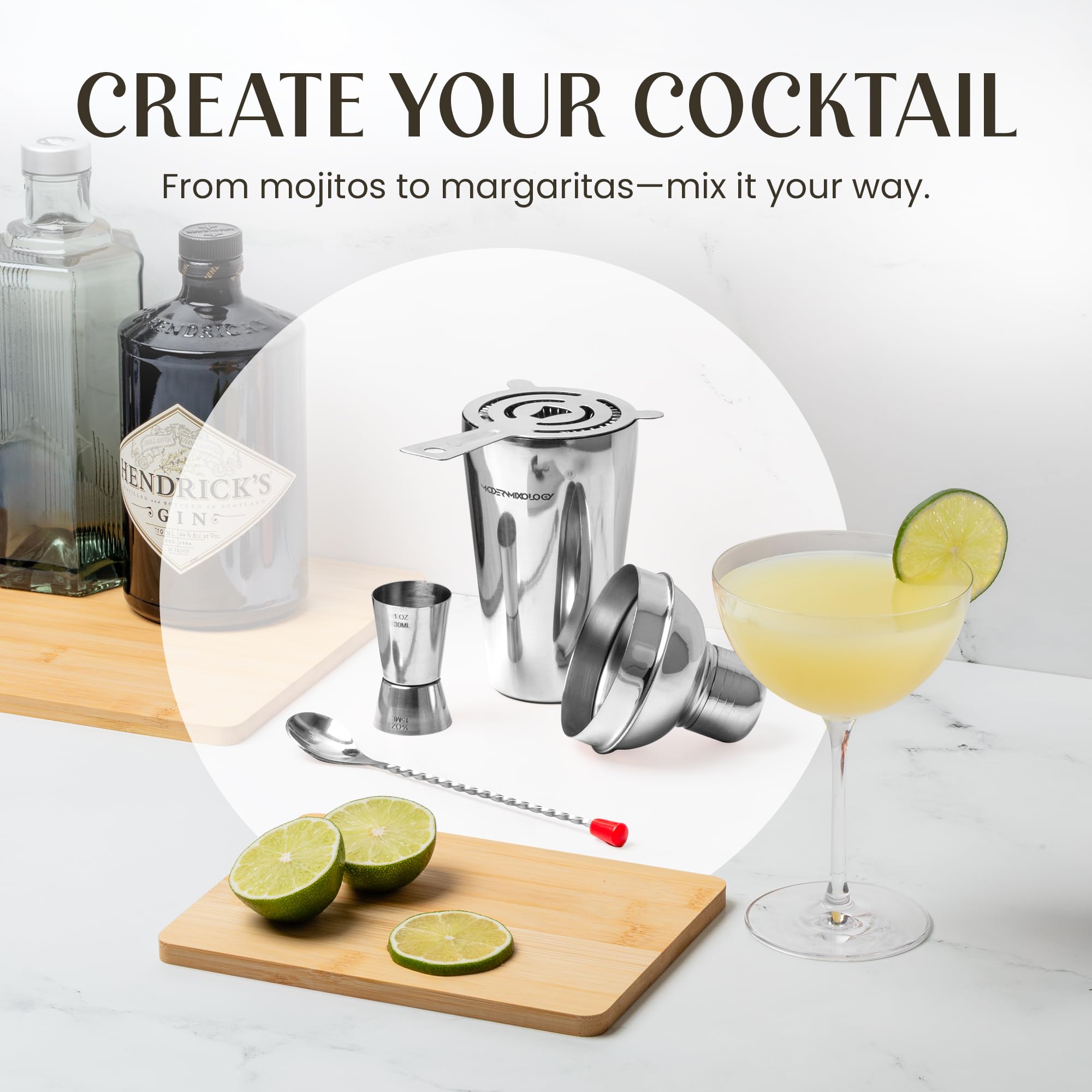 Modern Mixology Juego de coctelera – Kit de barman con soporte de pino | Diseño a prueba de fugas | Incluye coctelera de martini, medidor, colador, cuchara, pinzas | Herramientas de bar perfectas para