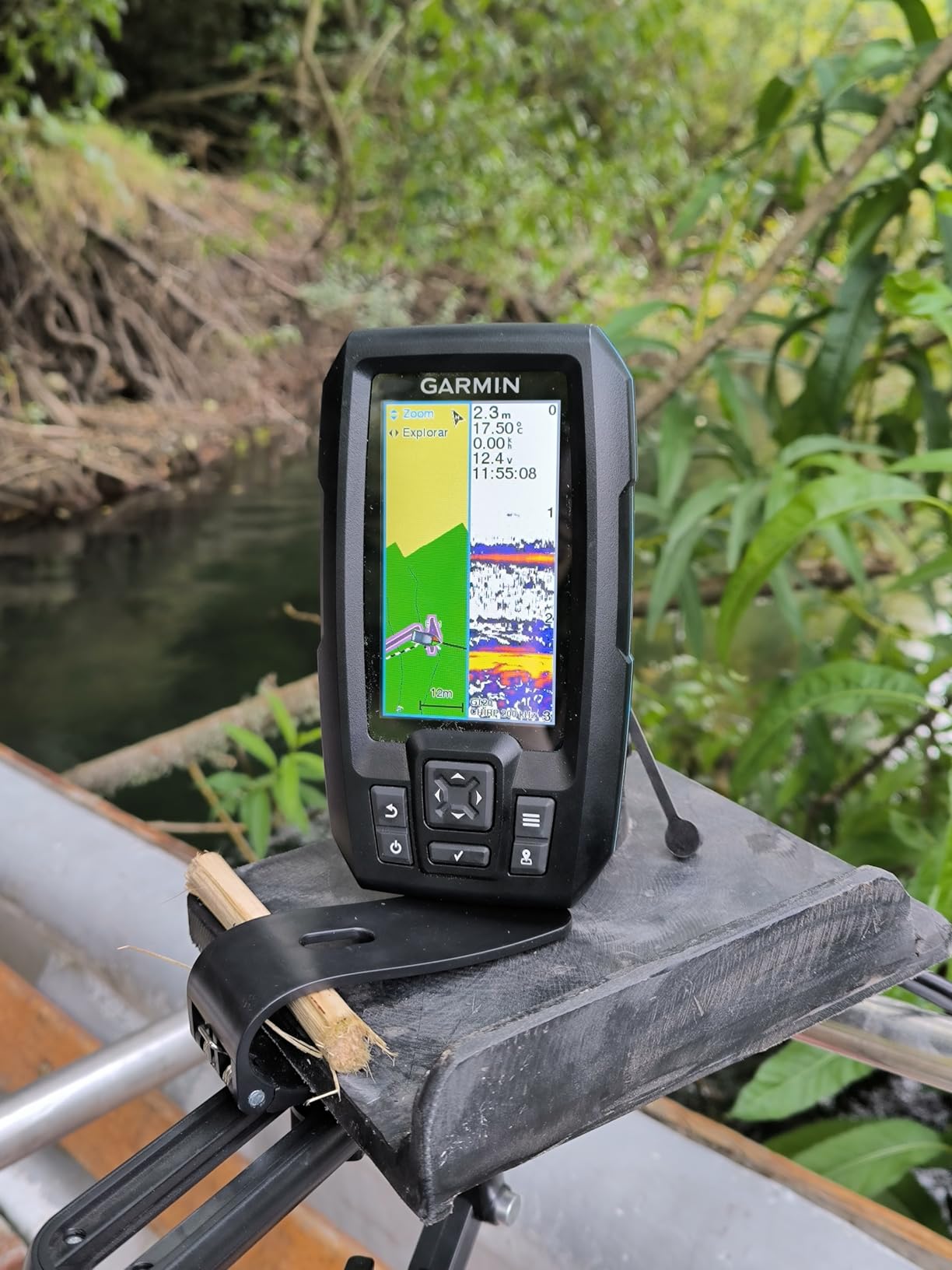 Fish finder sonar technology