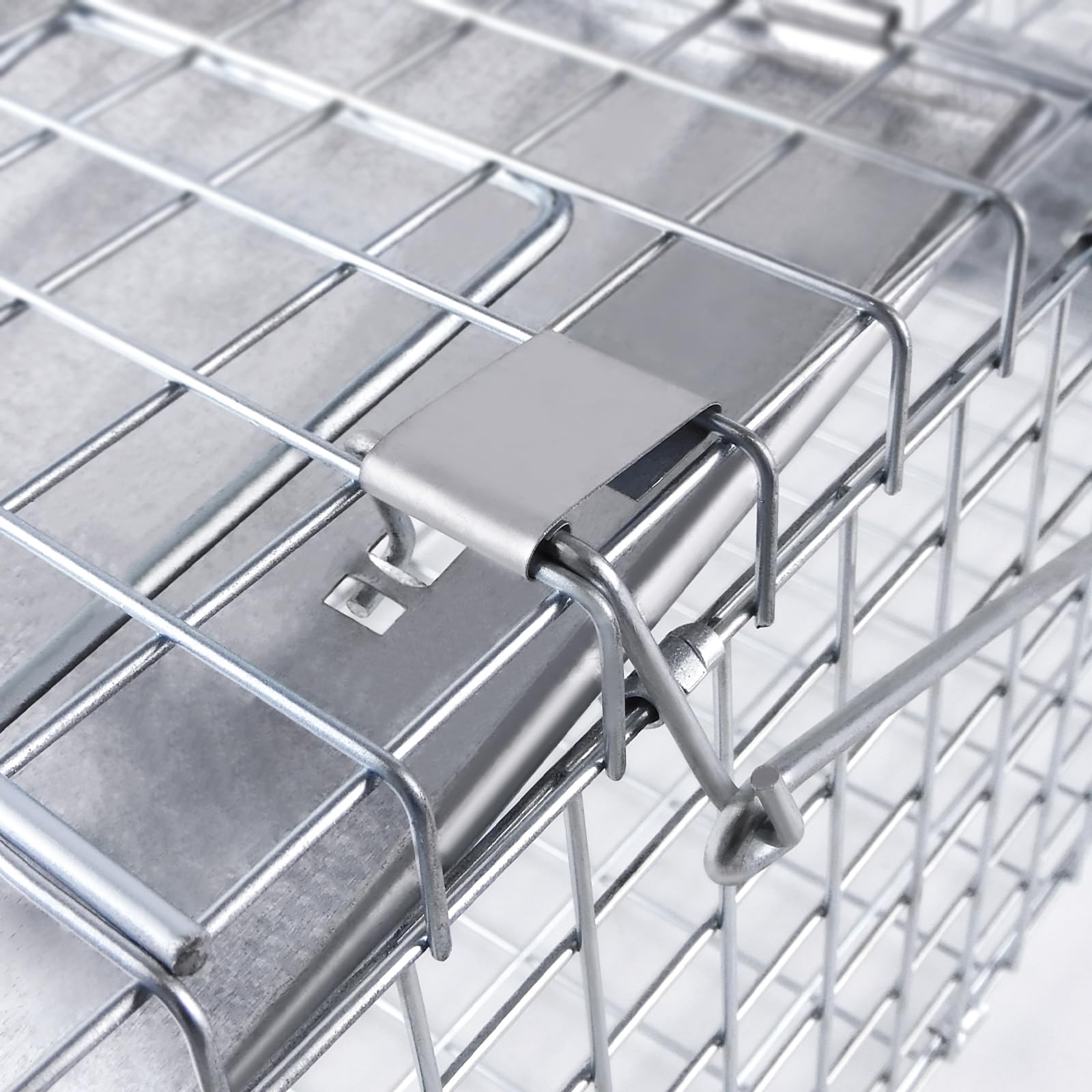 Piège de Capture Animaux 62x19x22 cm - Cage Trappe Pliable en Fil de Fer Galvanisé avec Poignée Piège - pour Ratons Laveurs, Martres et Chats - Installation Facile et sans Danger pour Animaux