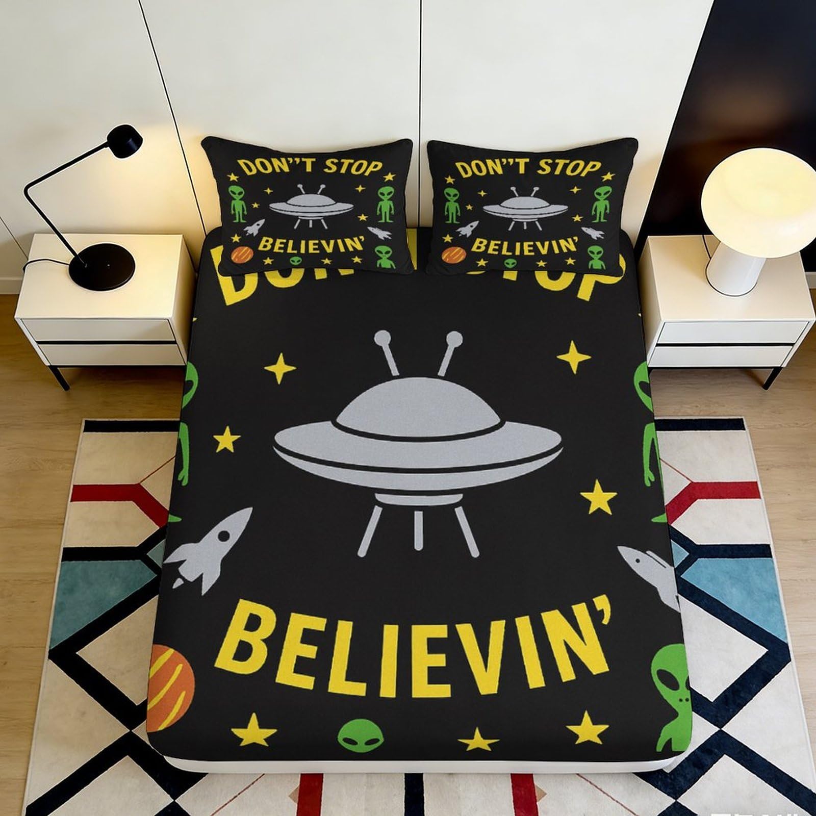 3D Printed UFO Alien Pattern Fitted Sheet Microfiber Soft Breathable Space Design Mattress Cover for Bedroom Dormitory Guest Room Bed Protection 160x200x25cm