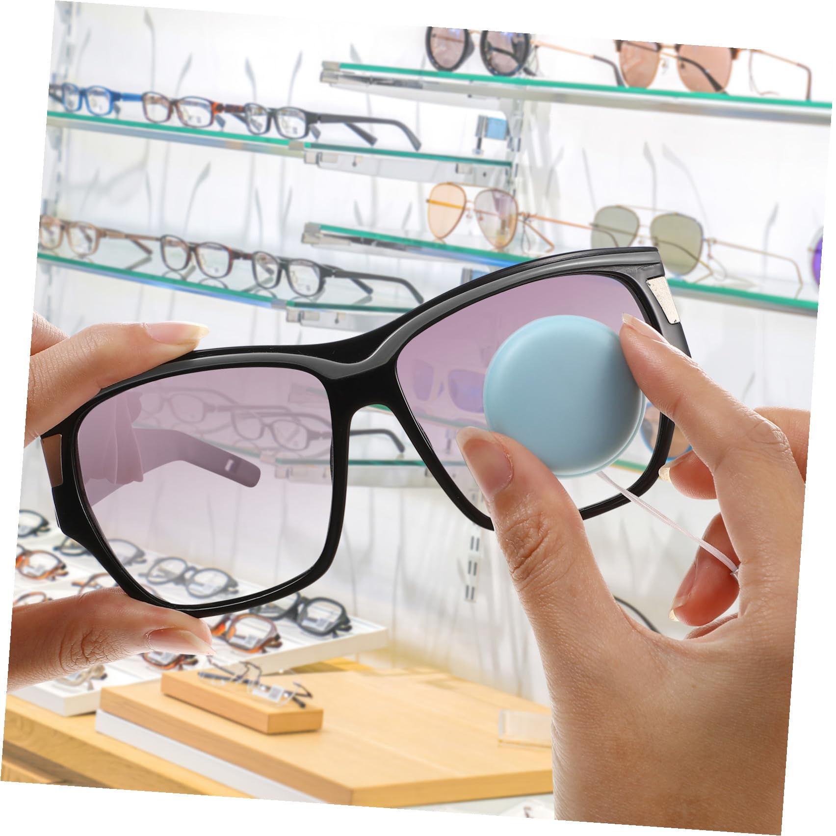 Panno Pulizia Schermo Macaron 4 Pezzi in Silicone e Pp con Coperchio | Laccetto e Gancio, per Tablet e Lenti Fotocamera, Rimuove Impronte, Aloni e Unto Colore Casuale