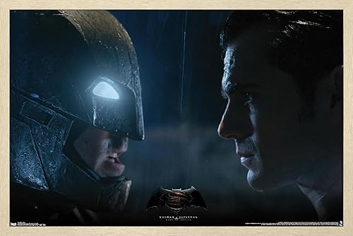 Miniatura 7 de Trends International DC Comics Movie - Póster de pared de Batman v Superman, 22.375 x 34 pulgadas, versión enmarcada en negro Versión con marco negro