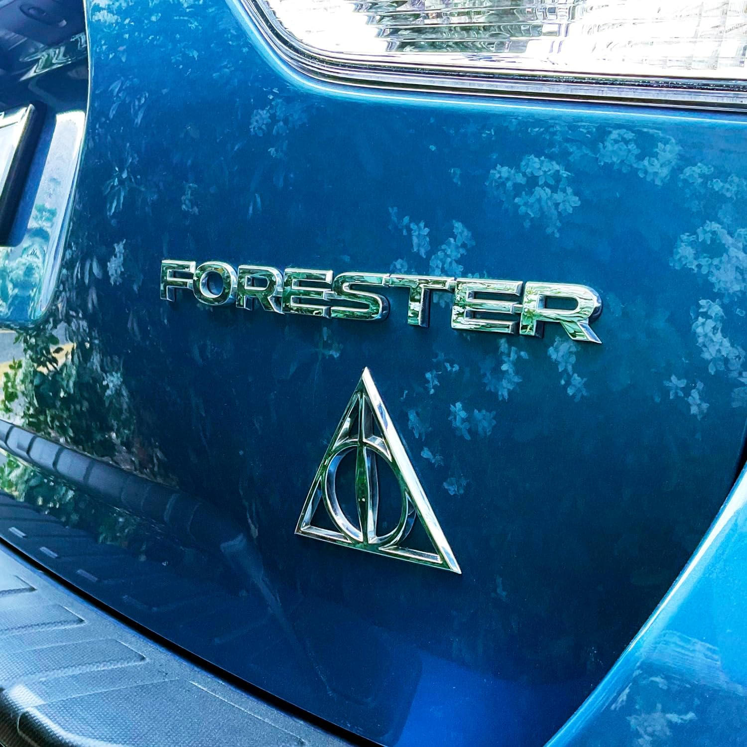 Fan Emblems Deathly Hallows Car Emblem - Harry Potter Symbol 3D Auto Badge - Color: Chrome - Size: 3.7 x 3.2 x 0.2 inches - Officially Licensed Wizarding World Car Accessories