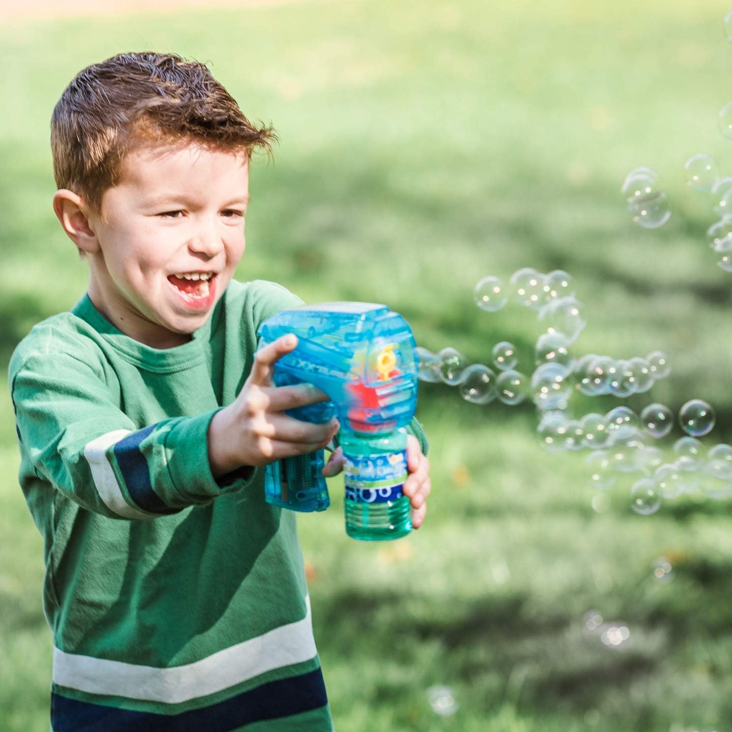Bubble Blaster with Light – LED Bubble Blower Toy | Summer Fun, Outdoor Birthday Party Favors for Kids | Color May Vary – Maxx Bubbles