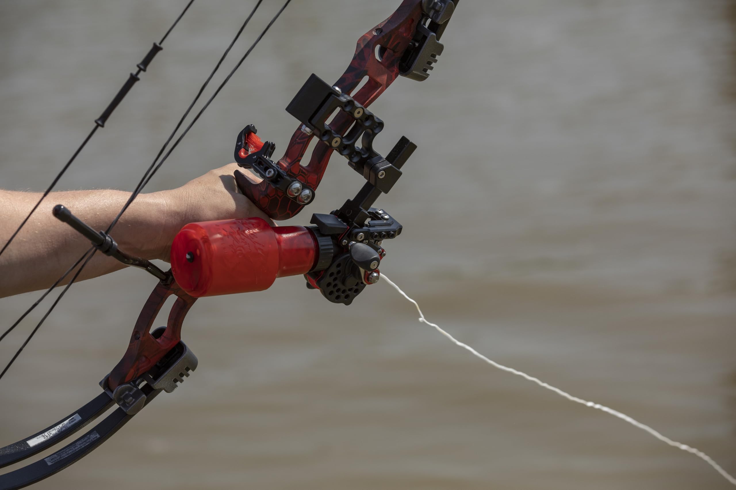 Cajun Bowfishing Winch Pro Reel, Left Handed Archers, Fighting Wheel Break, Guaranteed Longevity, One-Handed Operation, Superior Durability, Universal Fit : Sports & Outdoors