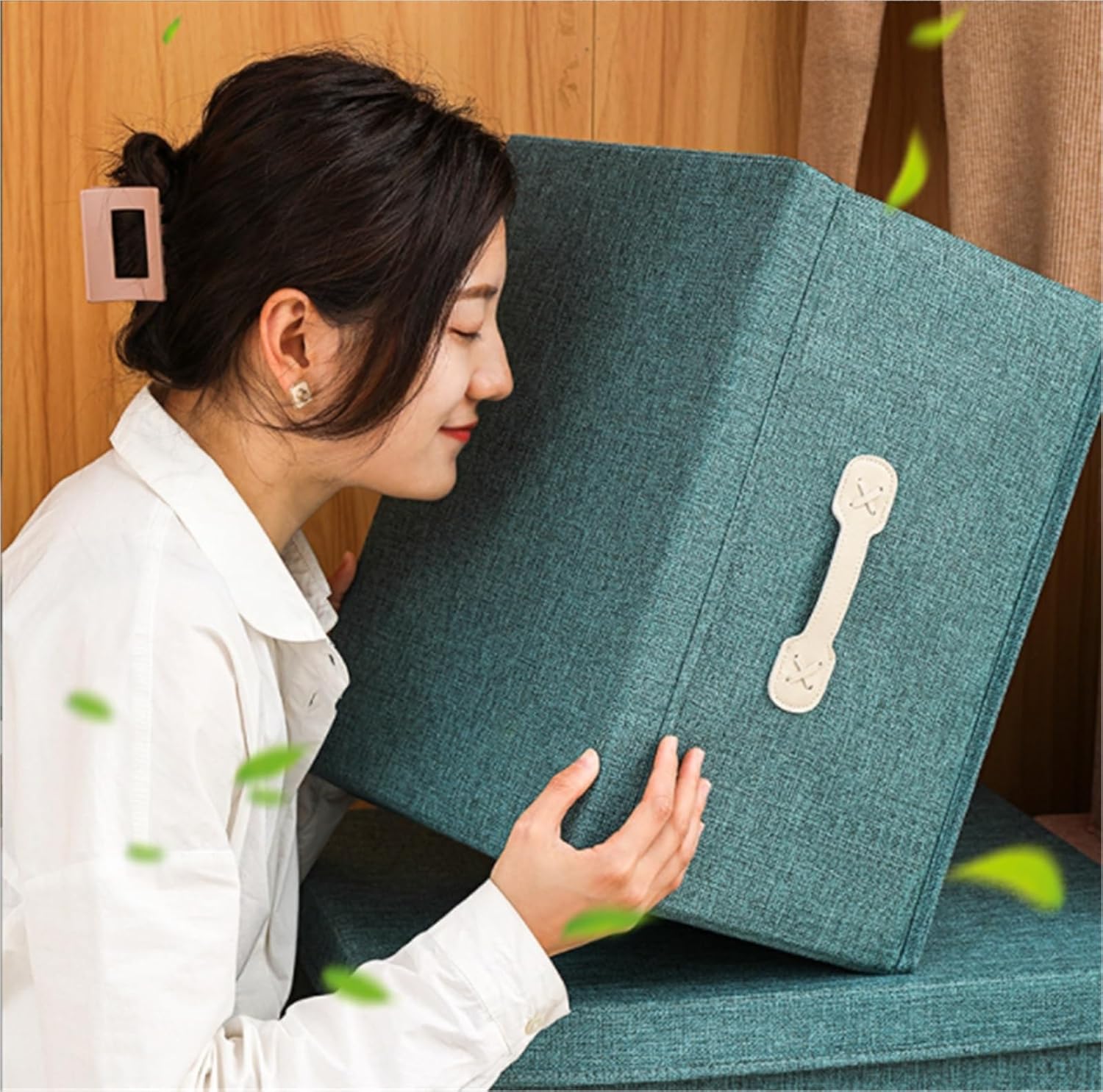 Storage Bins Storage Box with Handle for Storing Blankets Pillows Quilts Moving Wardrobe Storage Box Storage Container(Beige,40 * 30 * 25cm)