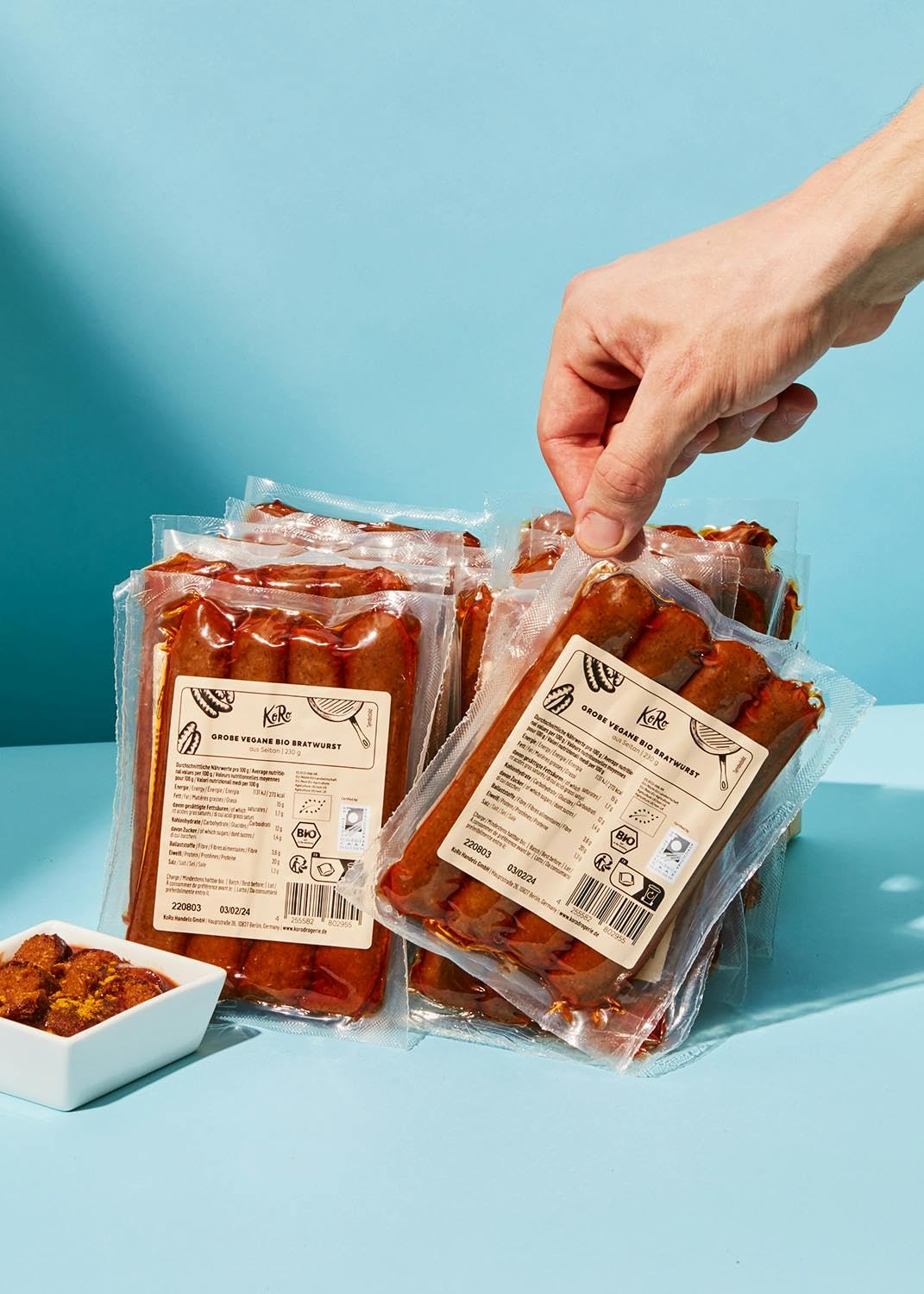 KoRo - Salsicce vegan bio 12 x 230 g - Vegetali - 100% bio - Da grigliare o in padella - Saporite e versatili