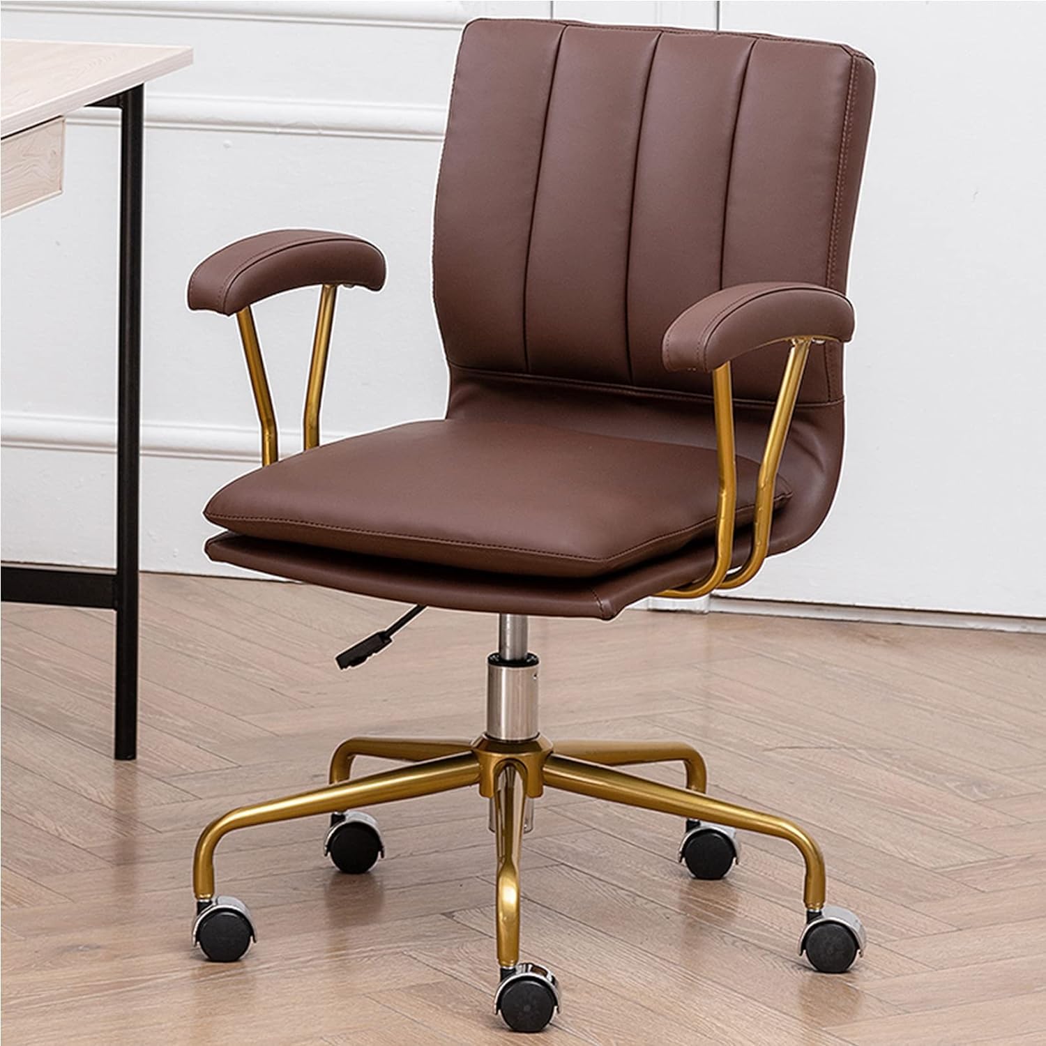 Chaise de bureau en cuir microfibre au design haut de gamme avec accoudoirs