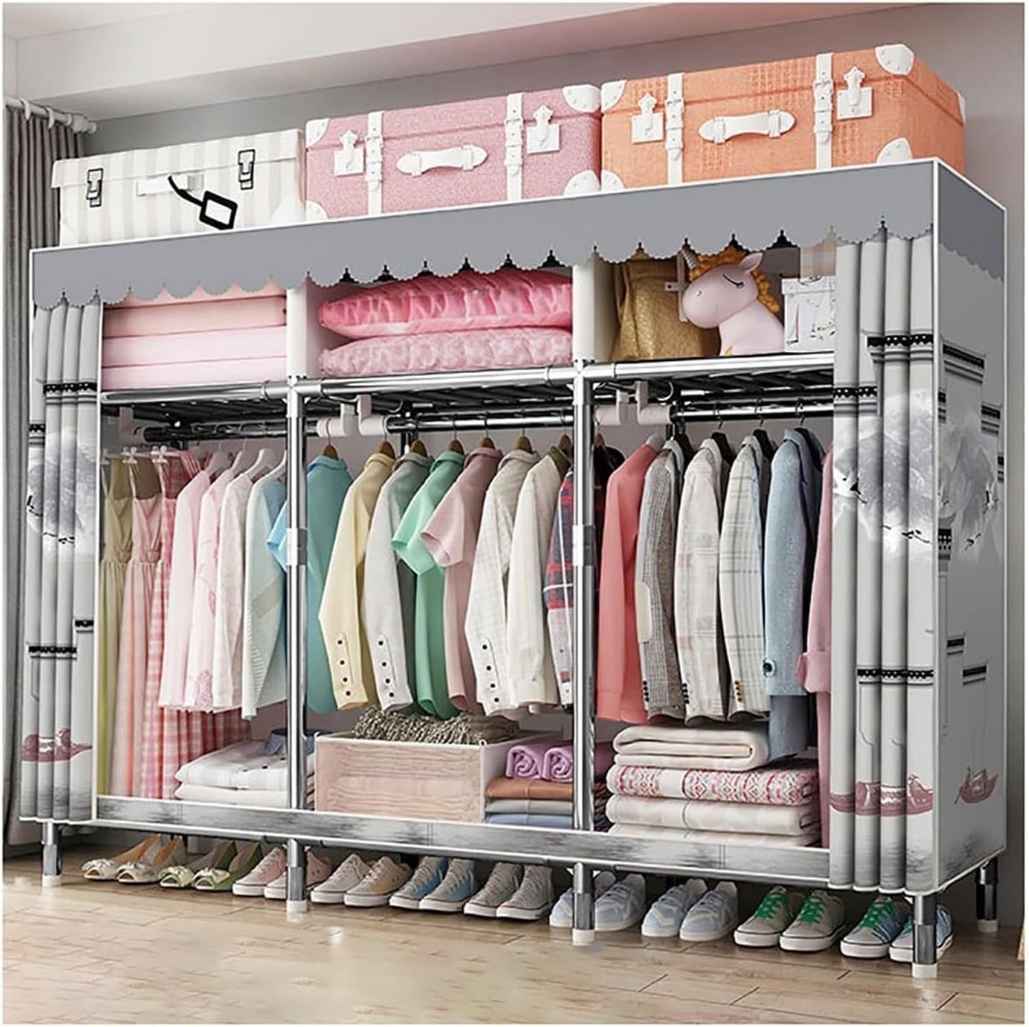 Organizador de armario portátil gris con estantes y tapa de tela para ropa