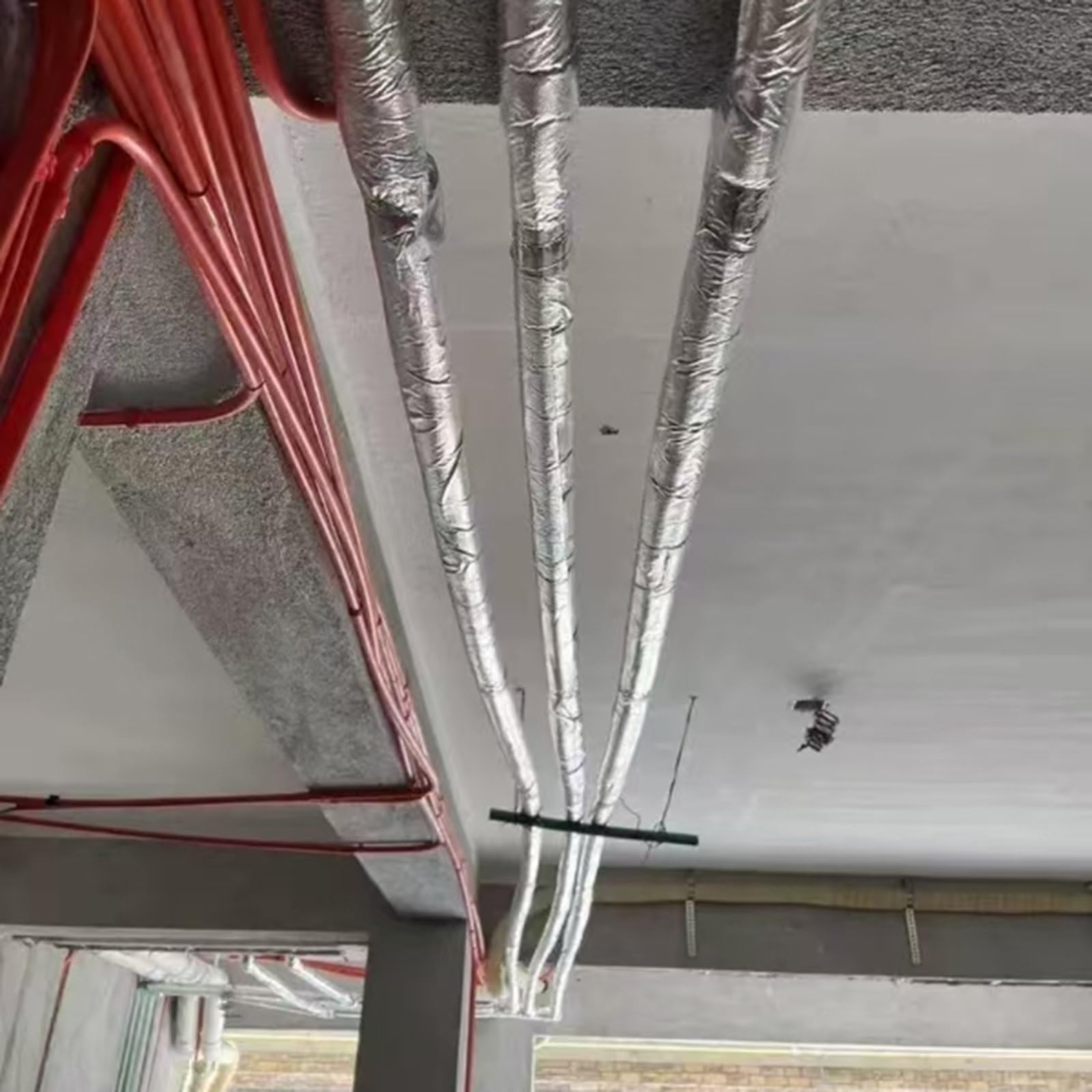95cm Guaina Isolante in Gomma, Tubo Isolante Antigelo per Esterni, Isolante per Tubi in Foglio di Alluminio Autosigillante, per Tubi dell'Acqua Fredda e Calda(TK 30mm/1.2",ID 110 mm/4.3")
