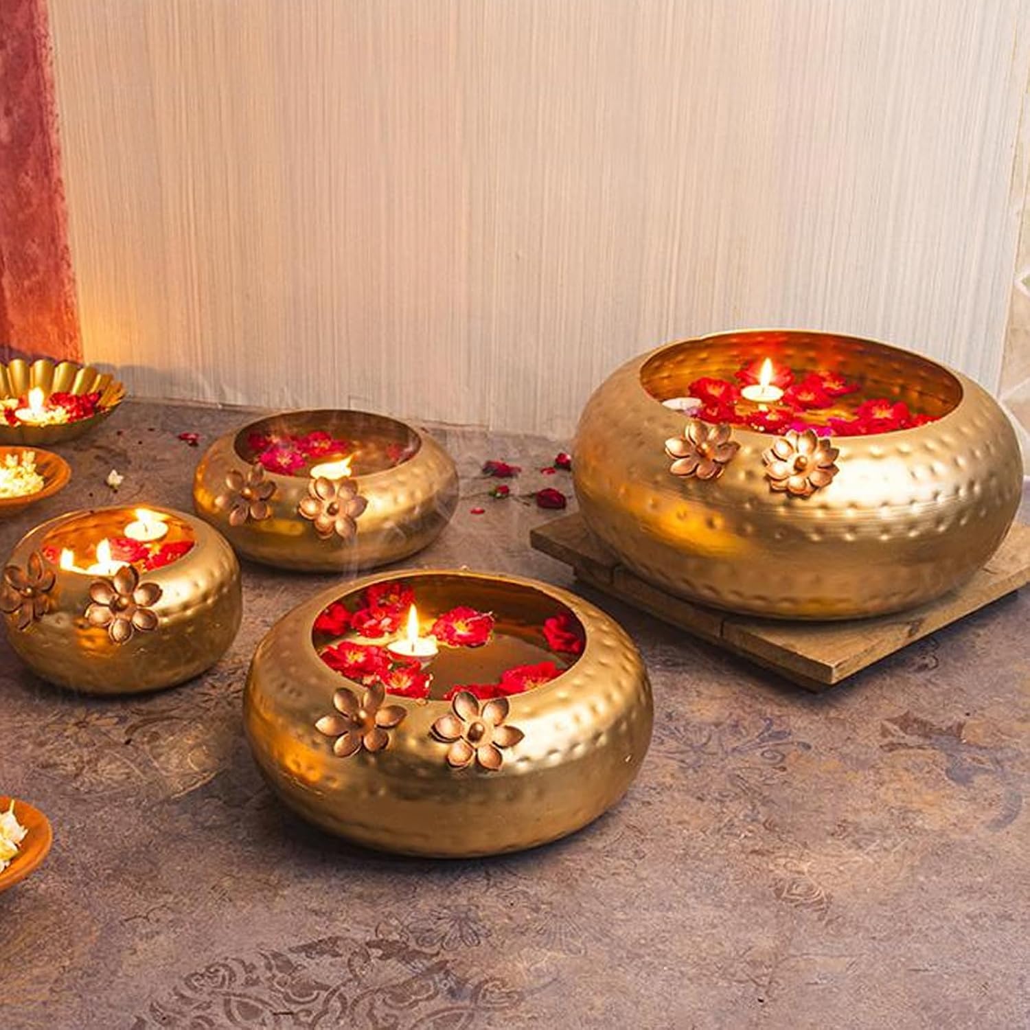 TIED RIBBONS Urli Bowl Set Iron, Golden Set of 4