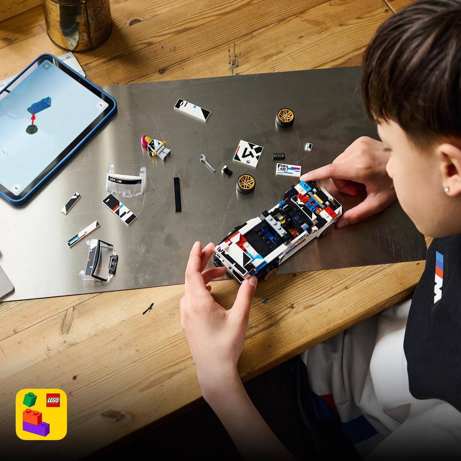 LEGO Speed Champions BMW M3 (E30) - Voiture Jouet - Maquette avec Minifigurine Collector de Pilote - Idée de Cadeau d'anniversaire dès 9 Ans pour Garçon ou Fan de Sport Automobile 77263