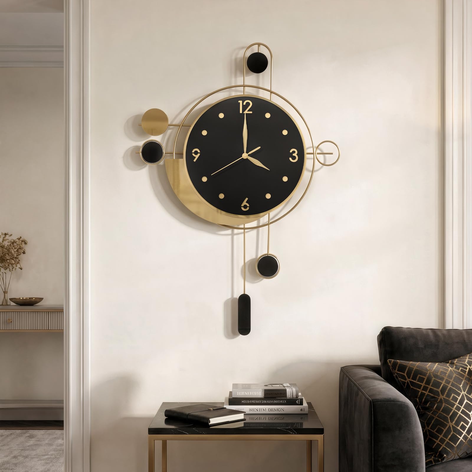 Cuspin Orologio da parete moderno con pendolo, orologio da parete di lusso nero e oro, silenzioso senza ticchettio a batteria, orologio decorativo in metallo per soggiorno, camera da letto, cucina