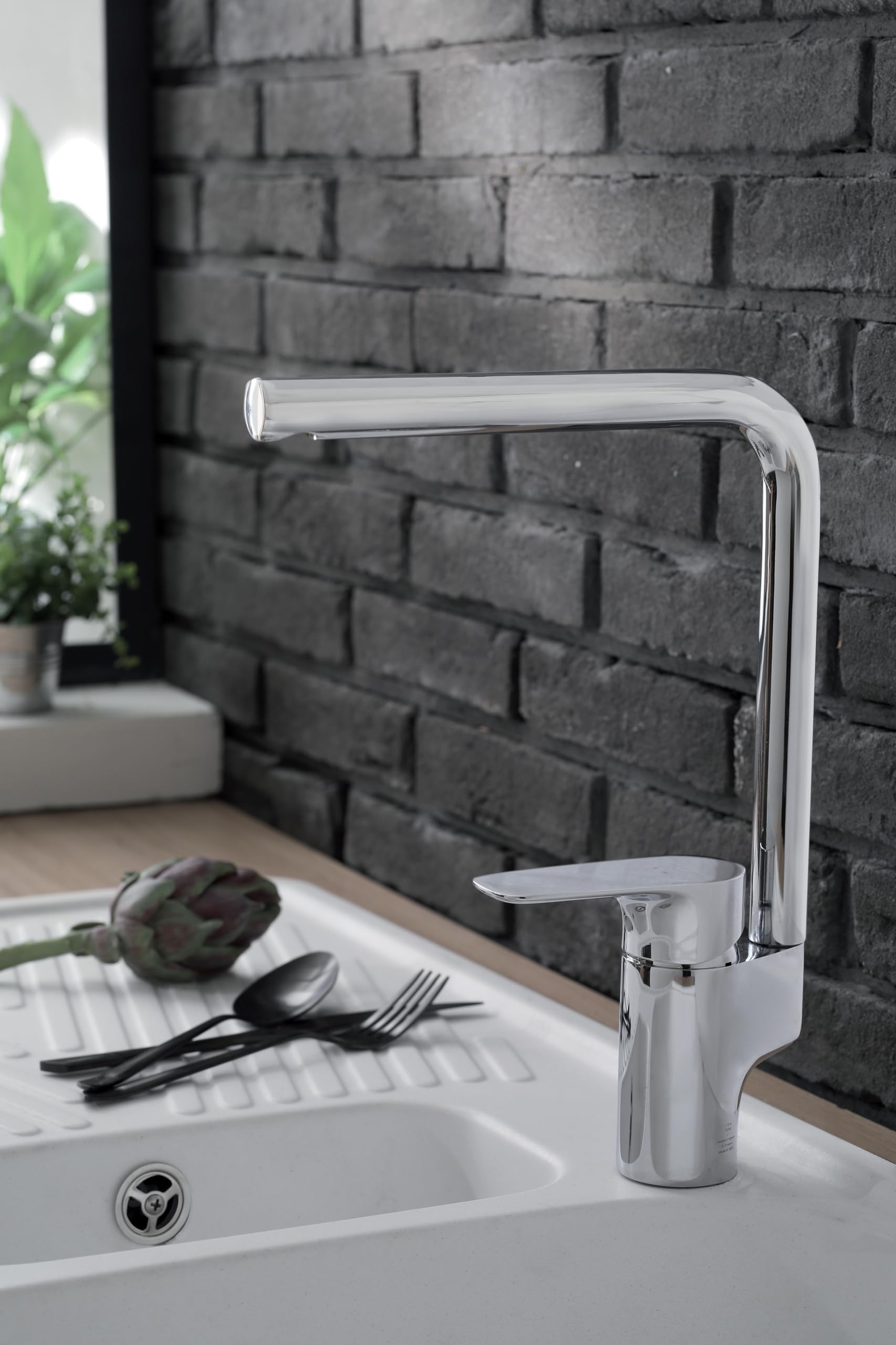 Jacob Delafon - Robinet de cuisine évier Aleo, pivotant à 360° avec aérateur anticalcaire, économie d'eau et haute durabilité, tuyaux installés et montage rapide, monocommande, E72360-CP