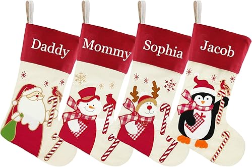 Miniatura 26 de DearSun Juego de 3, medias de Navidad personalizadas de 18 pulgadas con tecnología de bordado, diseños de Papá Noel, muñeco de nieve y renos