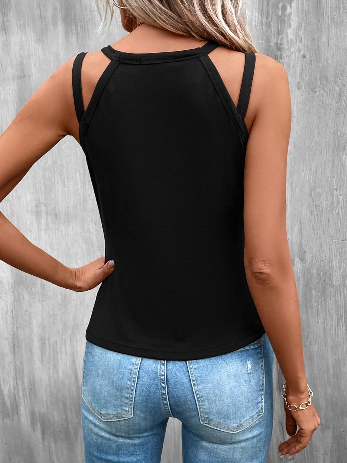 WDIRARA Women's Cut Out Ruched Split Side Sleeveless Asymmetrical Hem Halter Top - Image 2