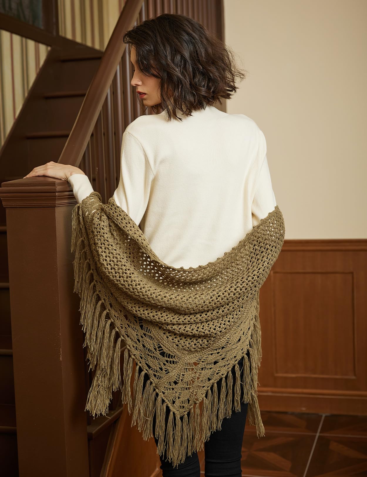 BEAUTELICATE Chal de Ganchillo Mujer Bufanda Punto Triangular Larga Flecos Estolas para Otoño Invierno