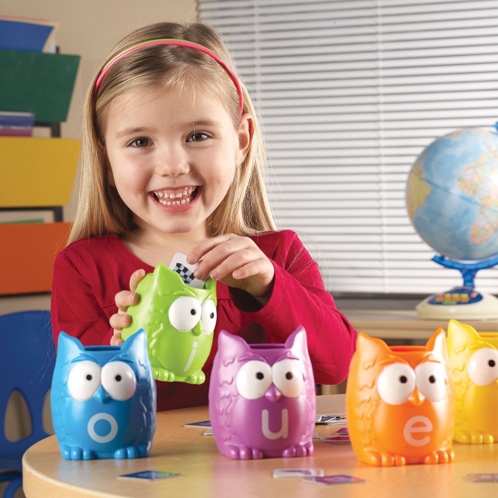 Learning Resources Vowel Owls Sorting Set, Word Recognition, Assorted Colors, Set of 6, Ages 5+ - Image 8