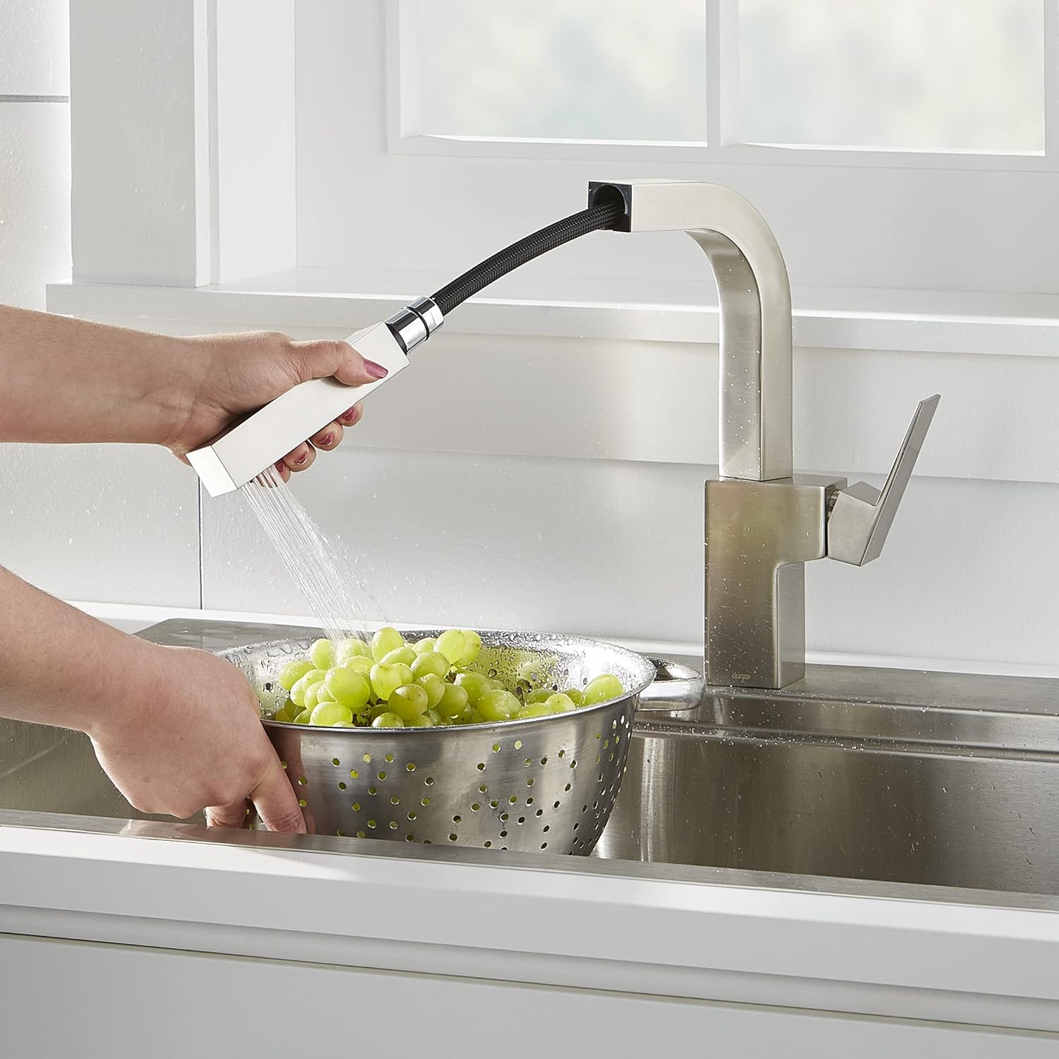Stainless Steel Single Handle Pull-Out Kitchen Faucet
