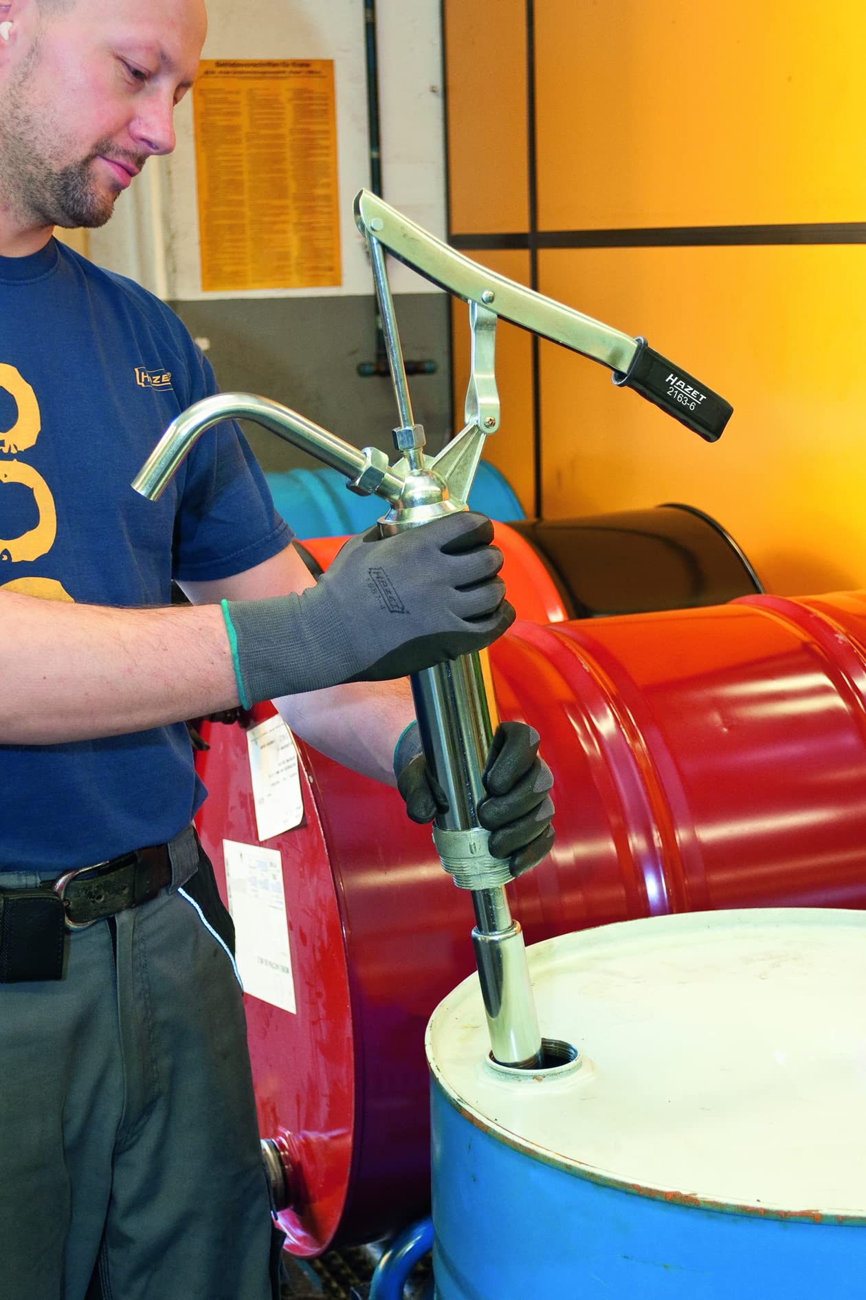 HAZET 2163-1 16 Litre Per Minute Hand Pump with Telescopic Suction Tube - Multi-Colour - Image 3