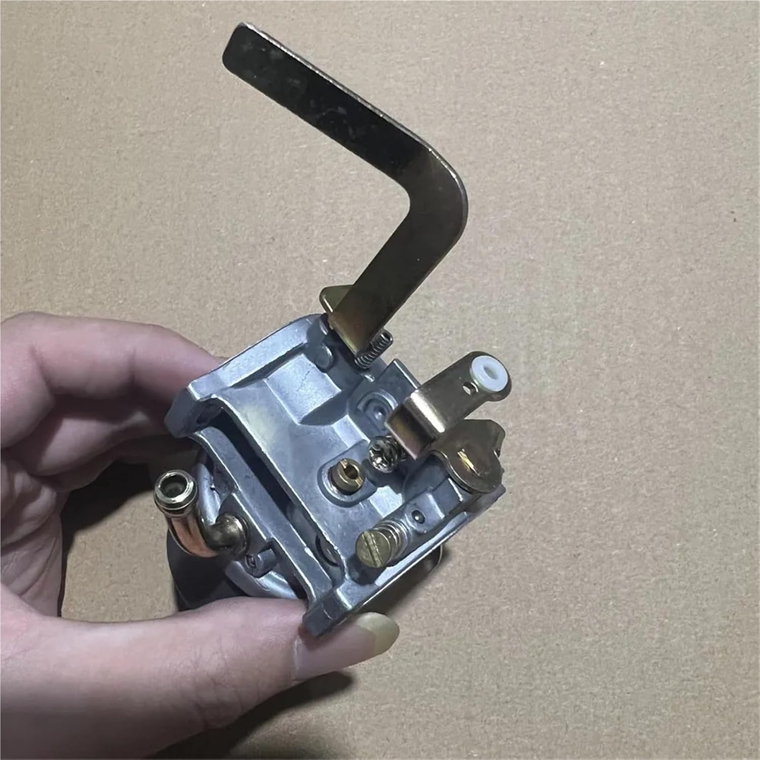 ef1600a炭水化物キャブレターヤマハef1600a ef1600c ef1600xジェネレータースペアパーツ