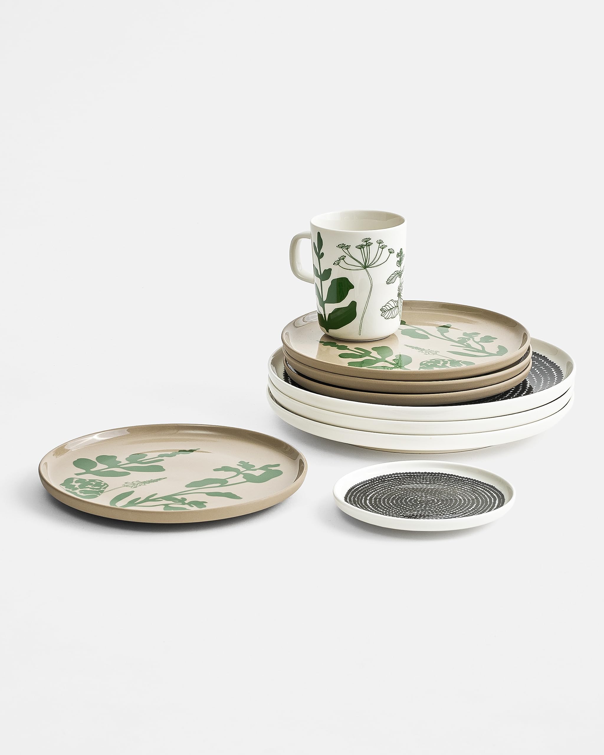 Amazon.com: MARIMEKKO Oiva Elokuun Varjot Stoneware Salad Plate
