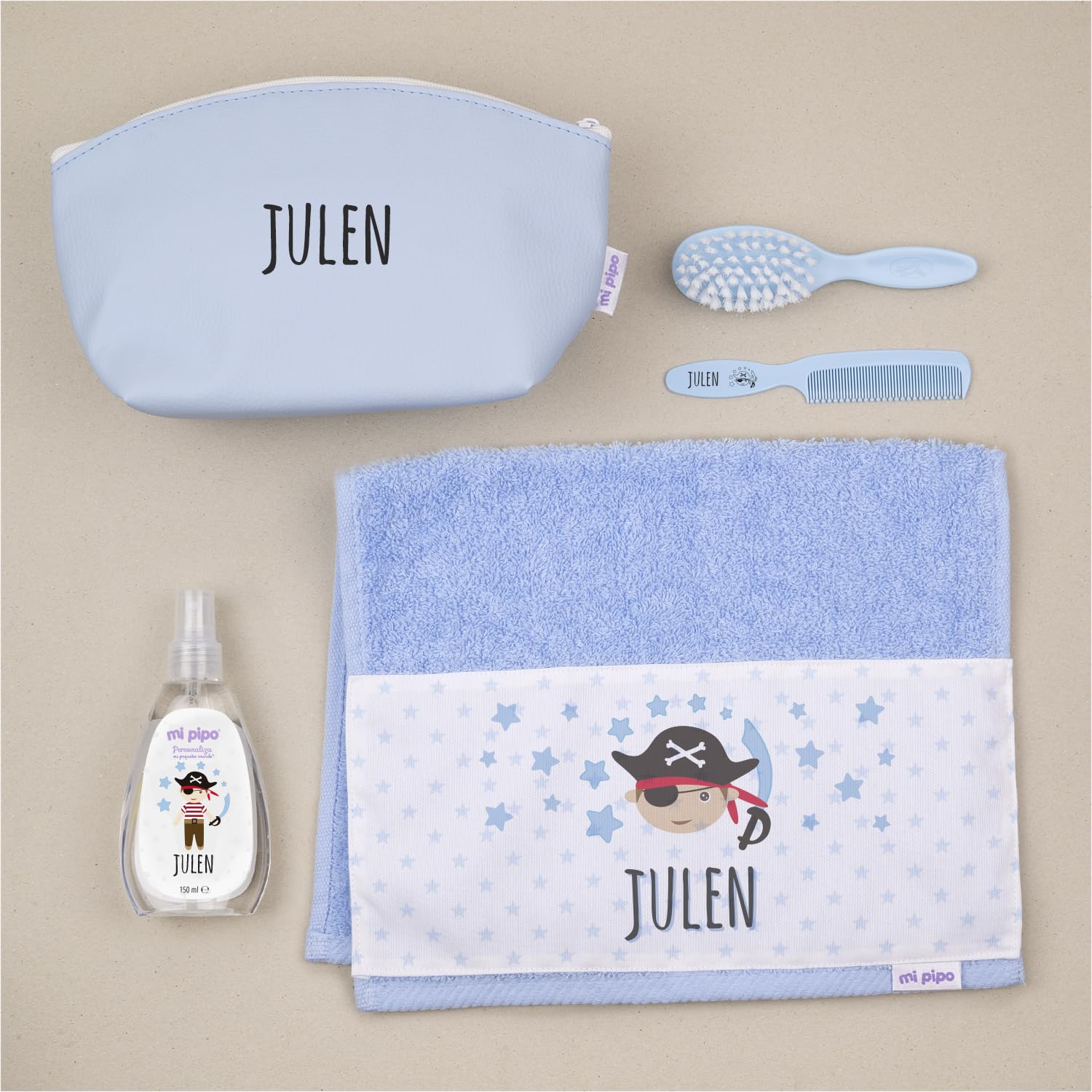 Neceser Niño Personalizado - Pirata | Neceser Aseo Infantil con Toalla, Colonia, Peine y Cepillo | para Viajes, Uso Diario, Colegio | Impermeable, Seguro, Cómodo y Fácil de Limpiar