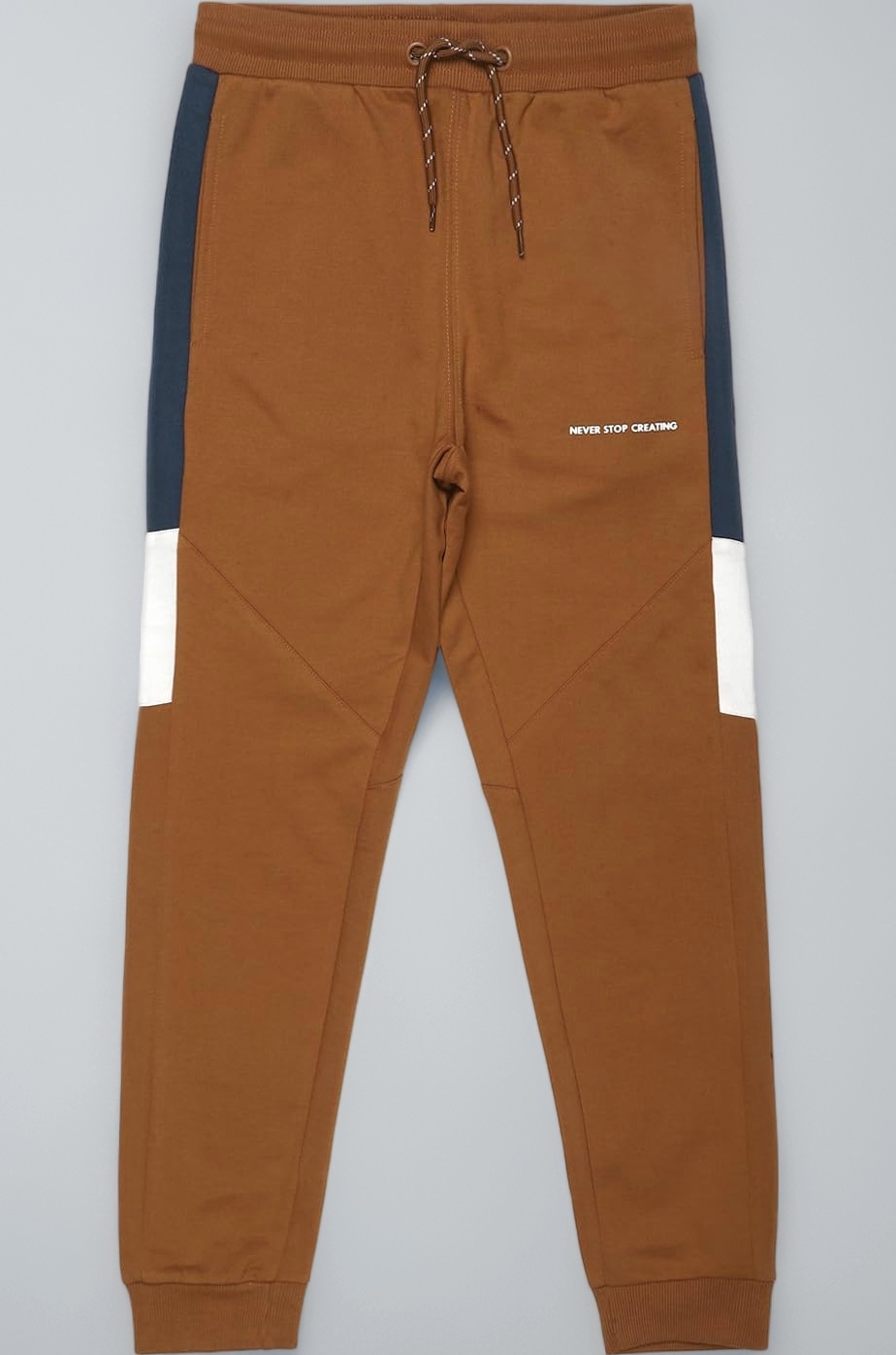 Boy's Slim Fit Mid Rise Track Pant