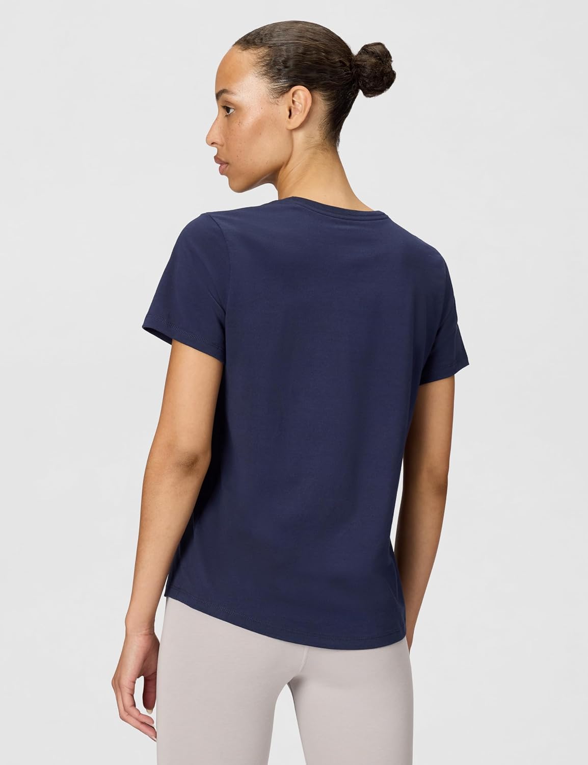 Nike Women's Sportswear Club Essentials T-Shirt - Image 3