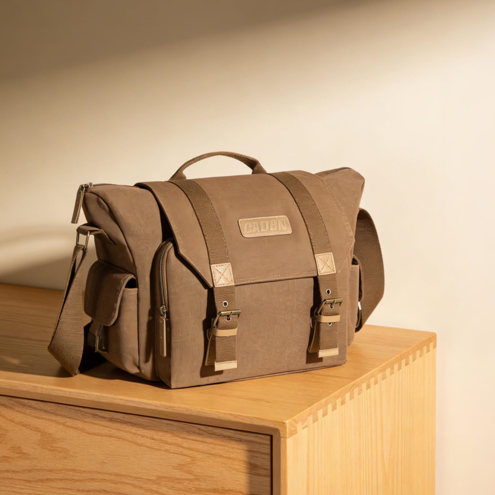 Luakug - Bolsa para cámara réflex, Bolsa de Hombro para cámara con Material Impermeable y Acolchado Desmontable, Compatible con cámaras réflex Canon Nikon Sony (marrón)
