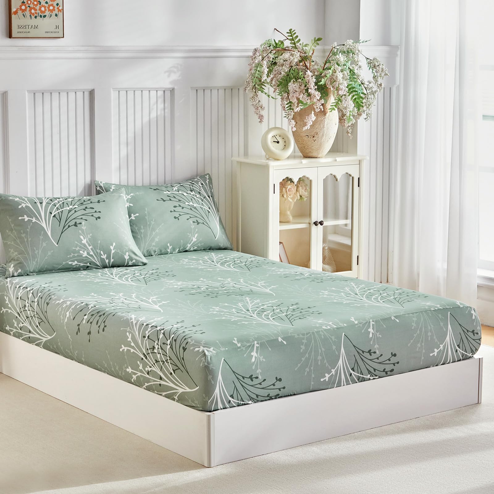 Tokokimo Green King Size Fitted Sheets with Botanical Branches Print