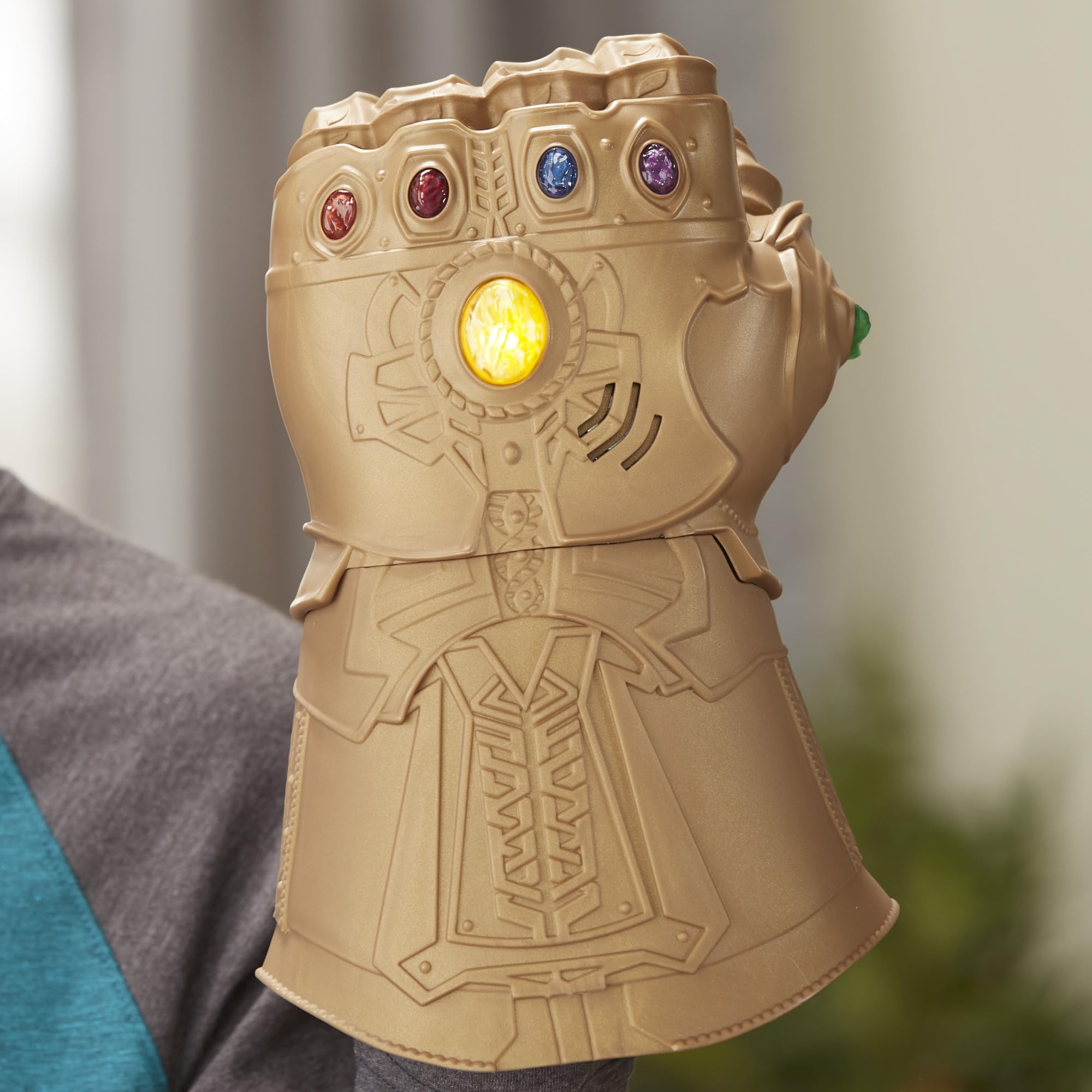 Star Wars Marvel Avengers – Gant d'Infinité Électronique Thanos, Jouet Super-Héros avec Effets Sonores et Lumineux, pour Garçons et Filles dès 5 Ans, Idée Cadeau.