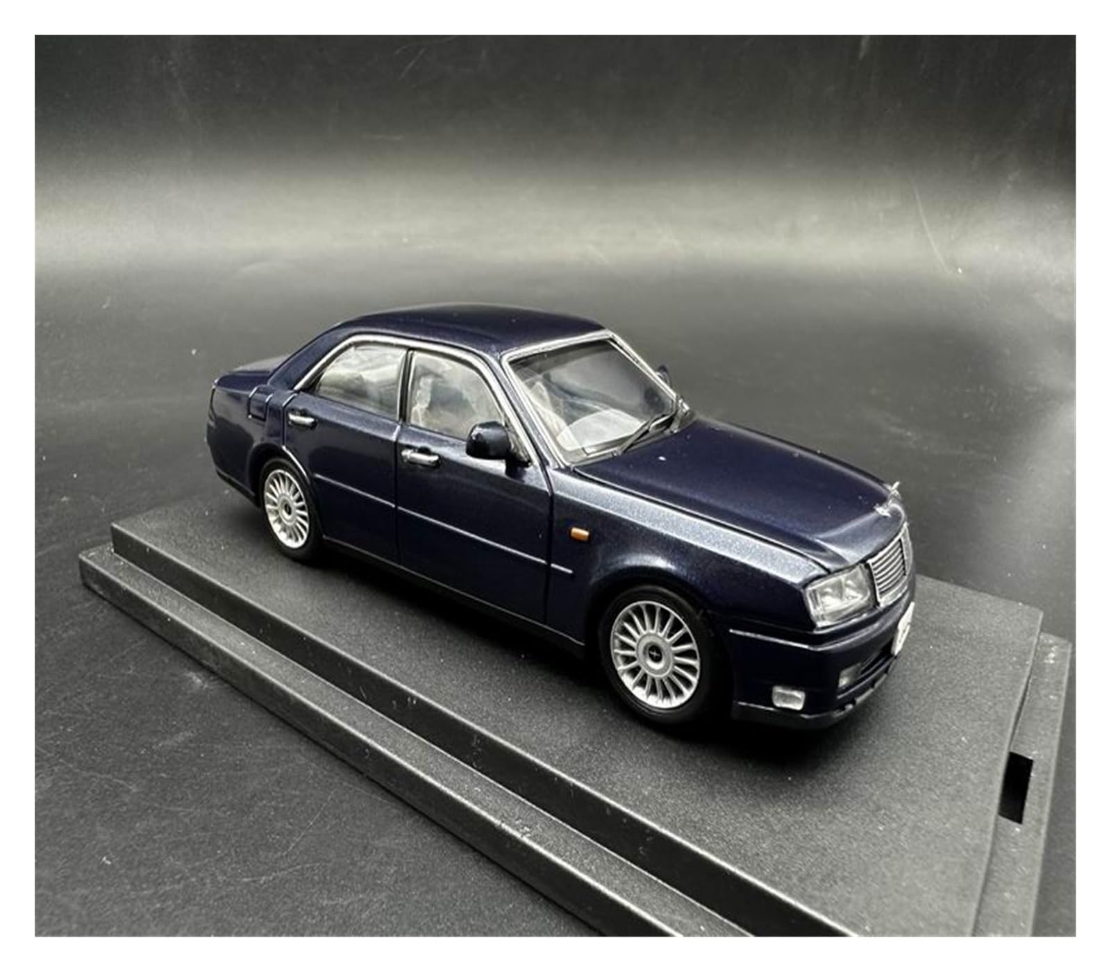 Modellino Di Auto In Lega Di Zinco Scala 1/43 Adatta Per La Collezione Di Giocattoli Di Ornamenti Per Modelli Di Auto In Lega Pressofusa Per Nissan Modellino Di Auto Pressofuso