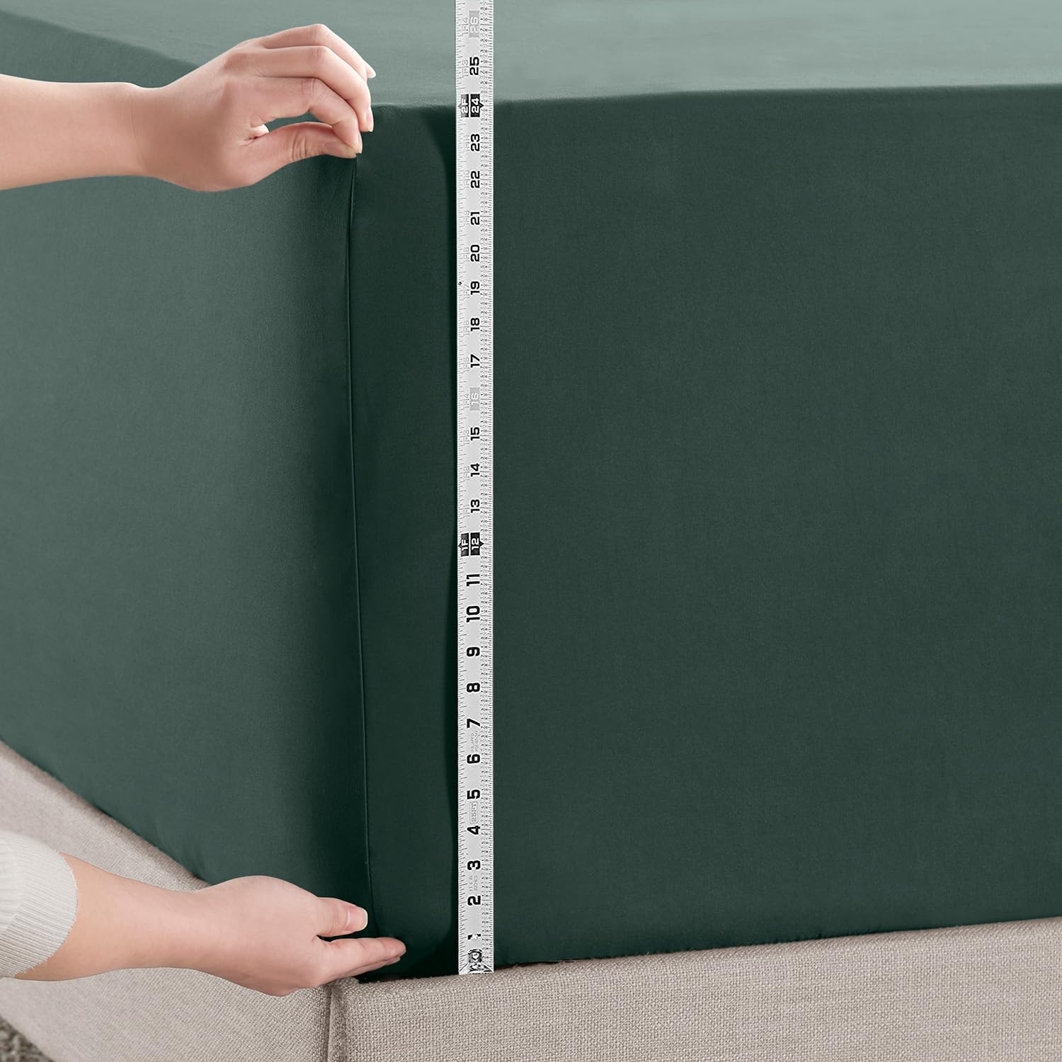 Empyrean Forest Green Extra Deep Pocket Fitted Sheet Queen, Hotel Luxury Queen Fitted Sheet Only Easily Fits 18 to 24 Inch Mattress, Super Soft, Wrinkle-Free Bottom Sheets with Corner Straps