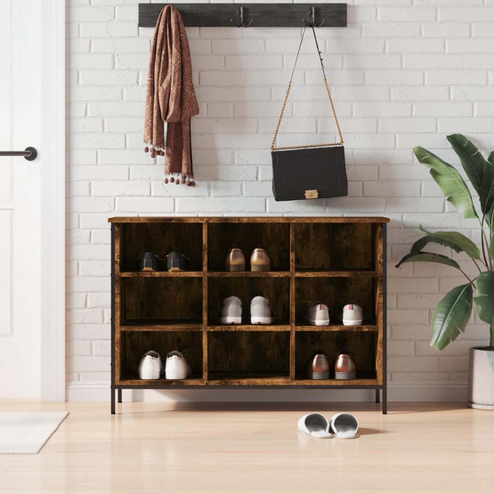 Étagère à chaussures chêne fumé pour un couloir toujours impeccable et ordonné