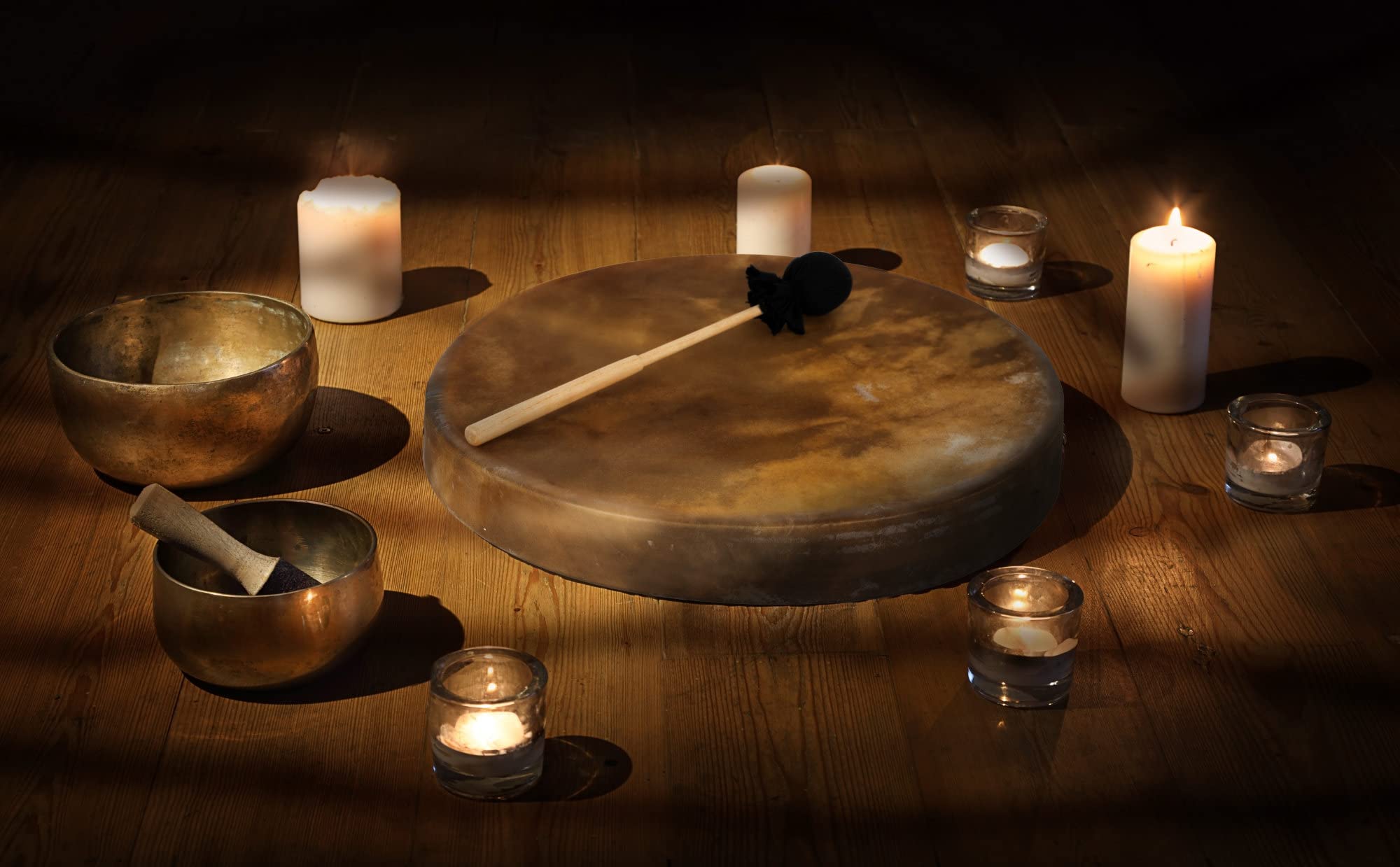 Classic Cantabile TSD-18, tamburo sciamanico tradizionale 18 pollici in vera pelle di cavallo, telaio in legno robusto teso a mano. Per meditazione, viaggi sonori, terapia e rituali. Naturale