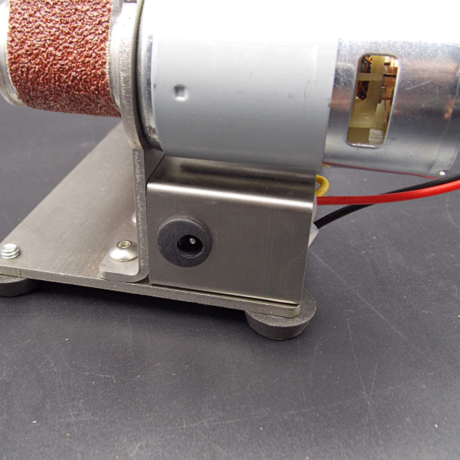 Mini szlifierka taśmowa DIY, elektryczny adapter do szlifierki kątowej, 7-stopniowa regulacja prędkości, 4000-9000 obr./min, łatwe w montażu łożysko szlifierki, profesjonalne narzędzie do polerowania