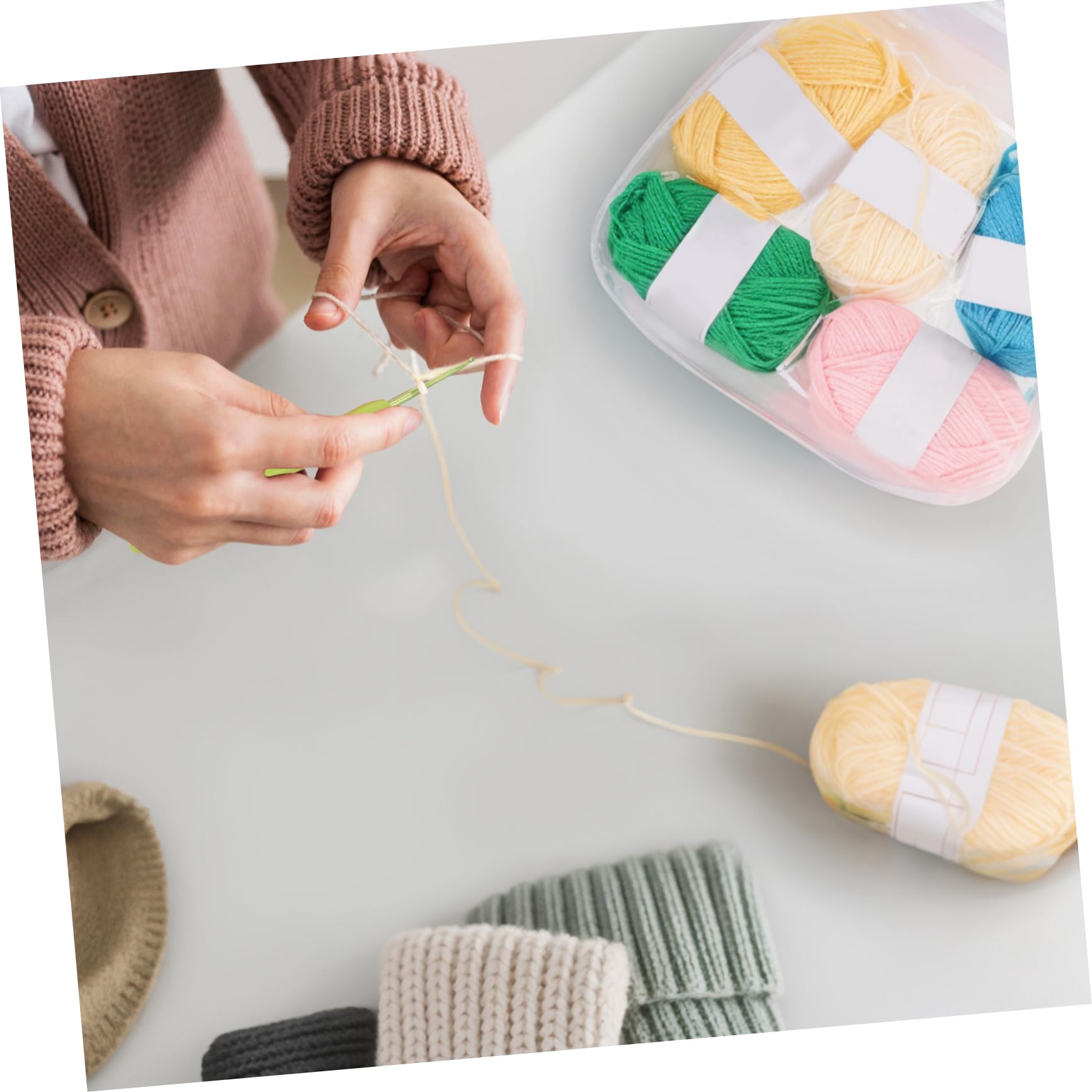 Kit de Crochet para Principiantes Adultos, 1 Juego de Herramientas | Bolsa de Transporte, Hilo y Accesorios de Plástico, Medición Incluida, para Manualidades Portátiles