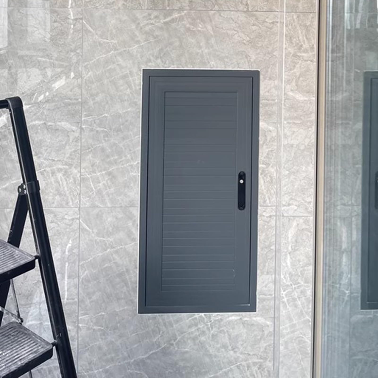 Couvercle de trou mural discret pour cacher le câblage électrique