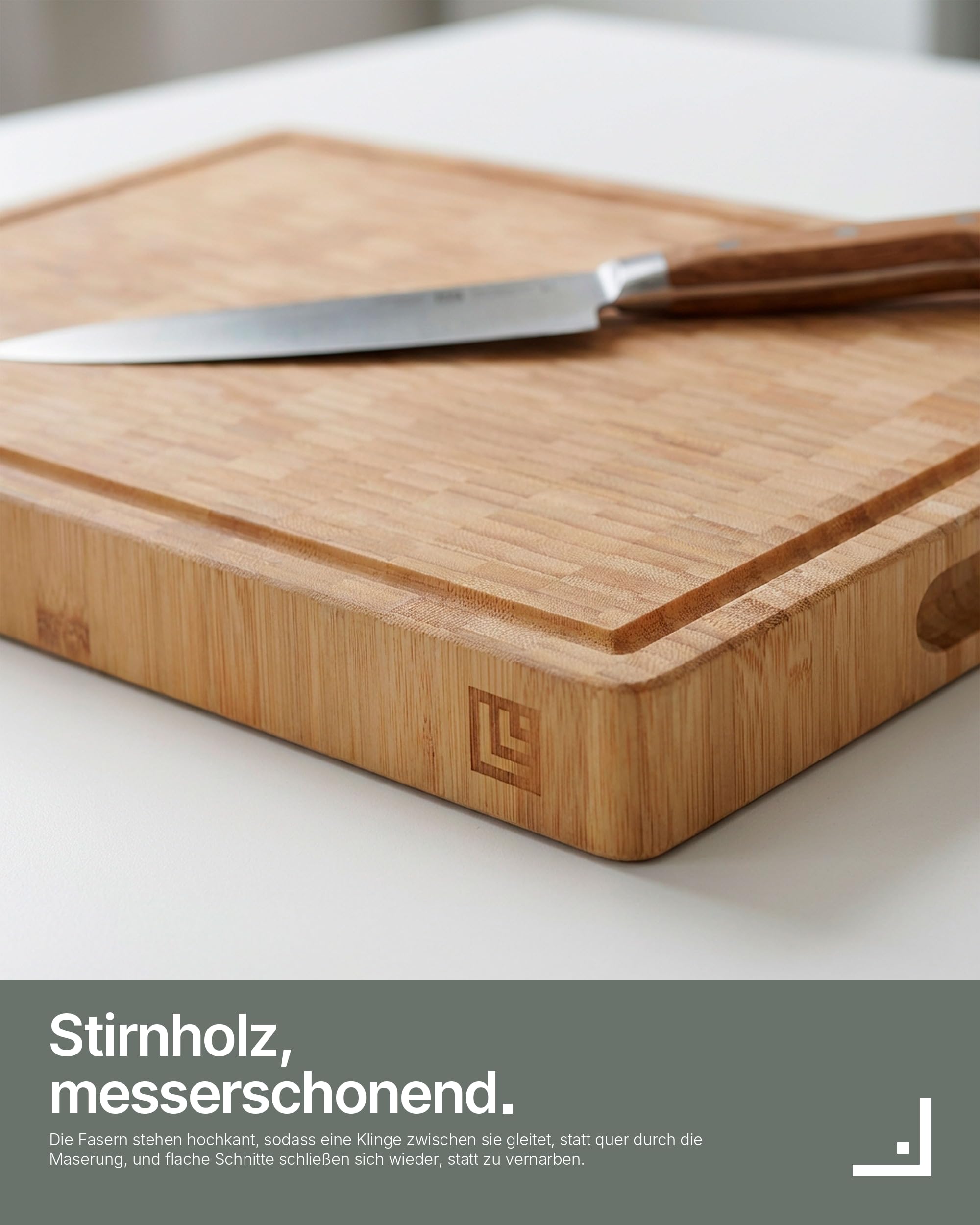 LARHN Stirnholz Hackblock Bambus massiv - 40x30x4 cm - Schneidebrett Holz | Messerschonend, Saftrille, Griff, vorgeölt, wendbar, plastikfrei, für Fleisch, Gemüse, Brot, Käse & Wurst