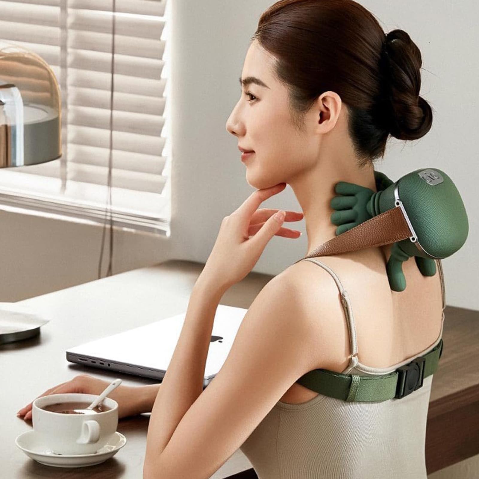 Massaggiatore Cervicale con Manine, Massaggio Elettrico dei Tessuti Profondi 4D con Impastamento, Design Simulato Della Mano Umana per Alleviare il Dolore e Rilassare i Muscoli