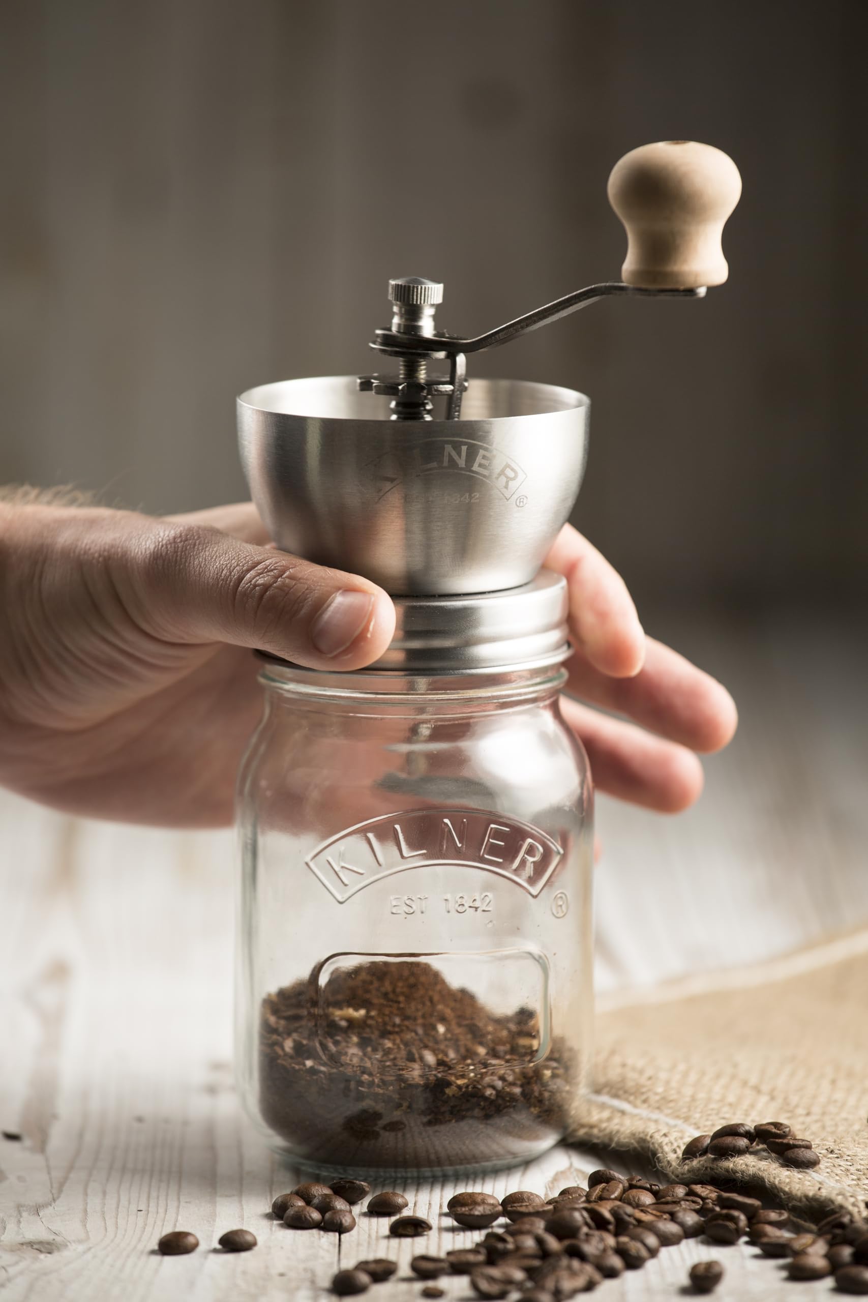 KILNER Kaffeemühle mit Vorratsglas 0,5 L, Edelstahlmahlwerk, verstellbar | Verstellbarer Drehmechanismus, luftdichter Schraubverschluss, spülmaschinengeeignet, robust, 545 g, hochwertiger Edelstahl