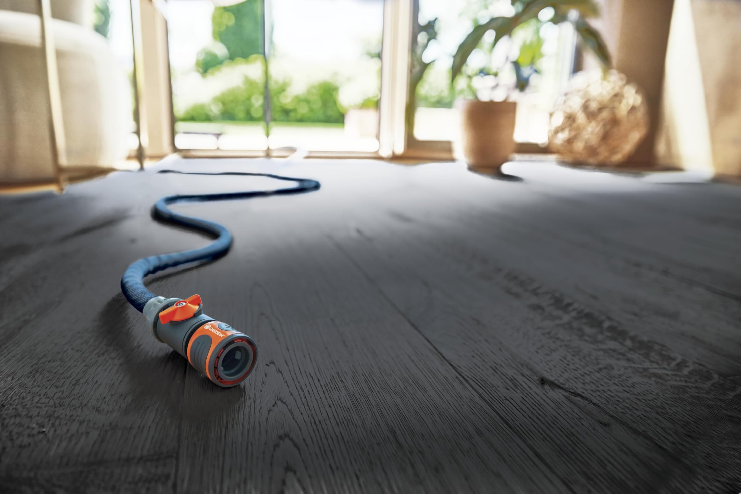Gardena Liano Xtreme, 1/2 cala, zestaw 10 m + Indoor Adapter: Wytrzymały wąż ogrodowy z materiału, do wew. kurków do wody, z wężem wewnętrznym PVC, niewielki ciężar (18490-20)