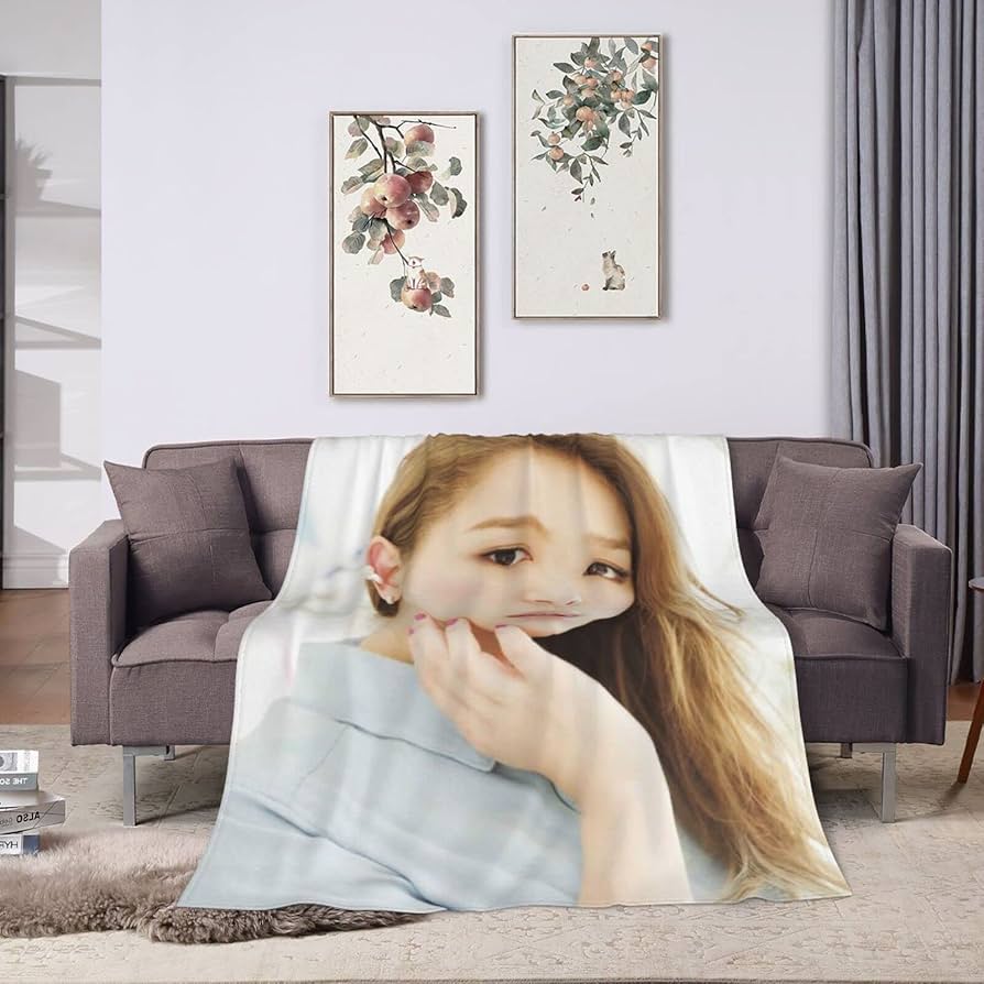 Amazon｜西野カナ ブランケット 毛布 ひざ掛け 掛け布団