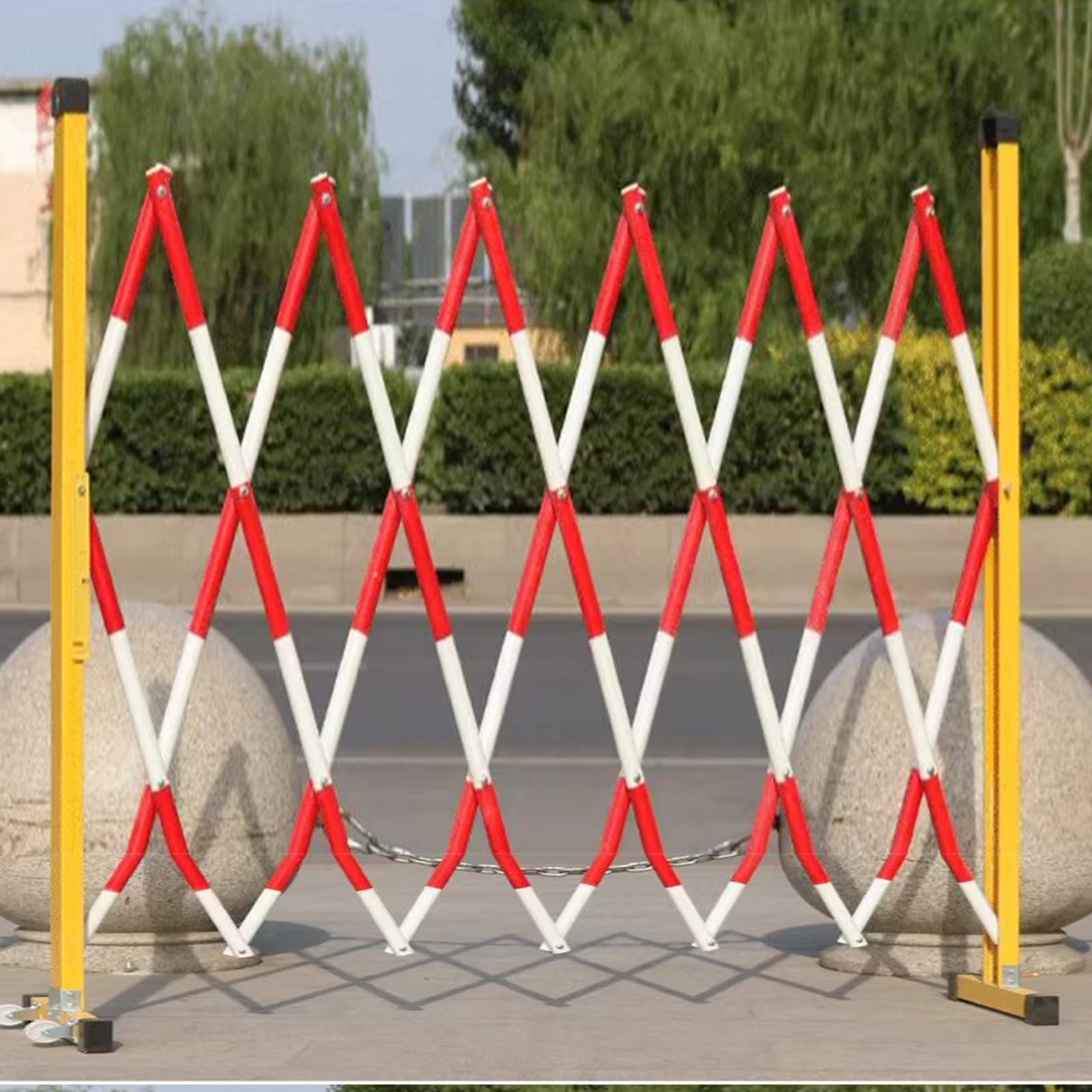 Barrière de circulation facile à installer pour sécuriser rapidement les accès dangereux