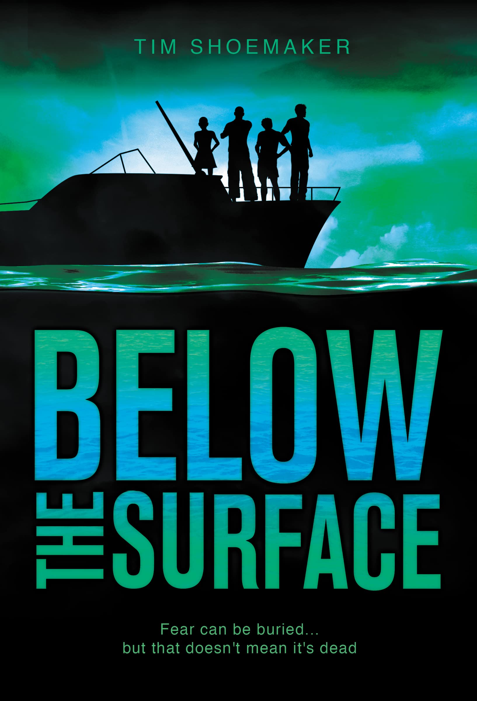 Below the Surface: Fear can be buried ... but that doesn't mean it's dead.: 3 (A Code of Silence Novel)